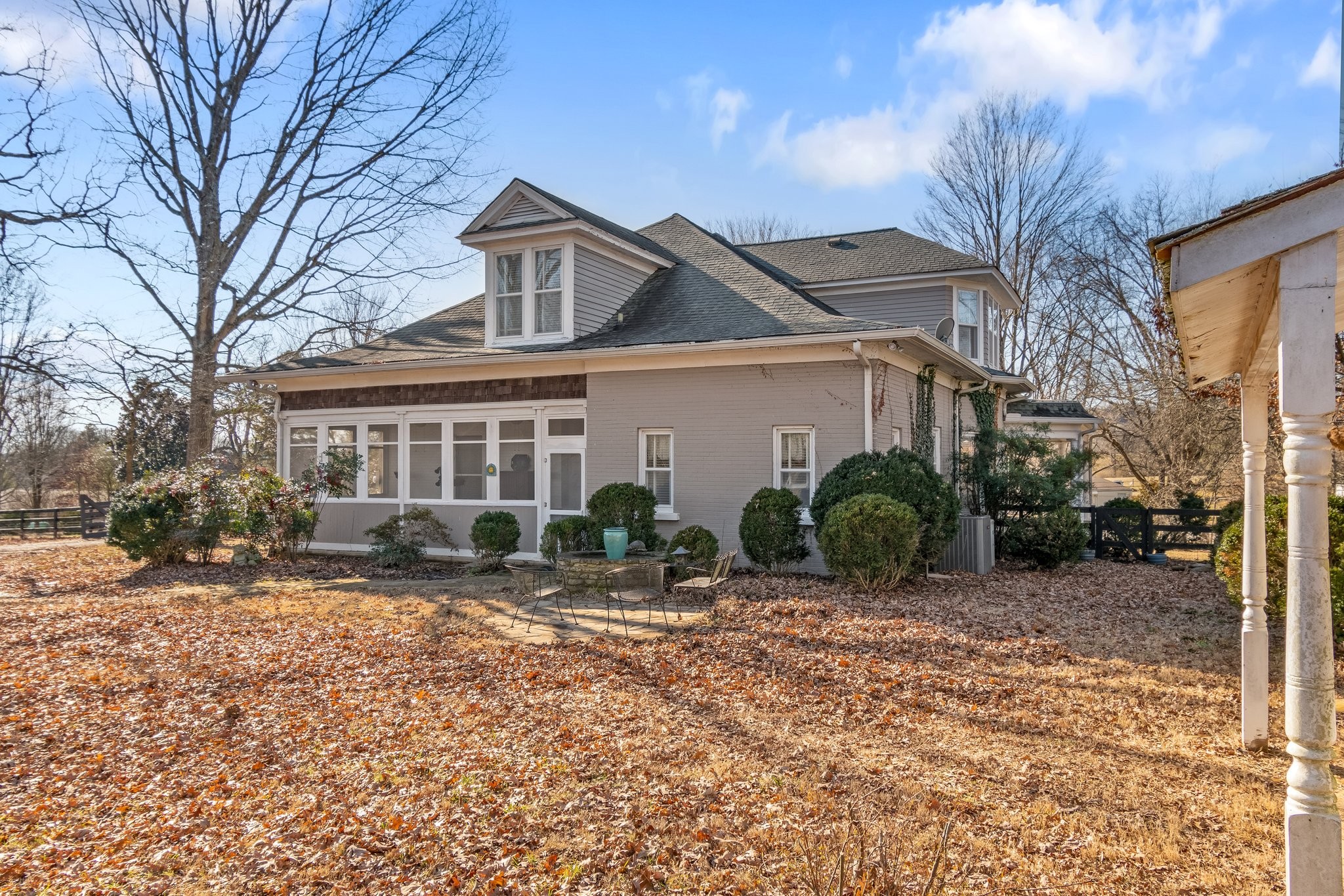 320 N Main St