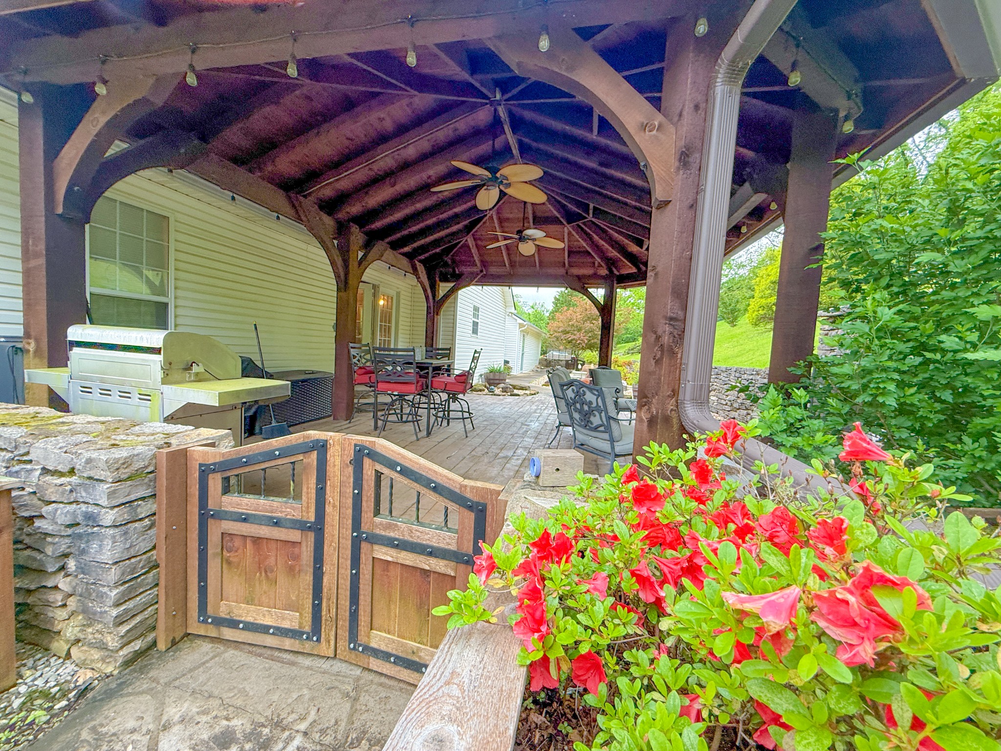 414 Mt View Dr