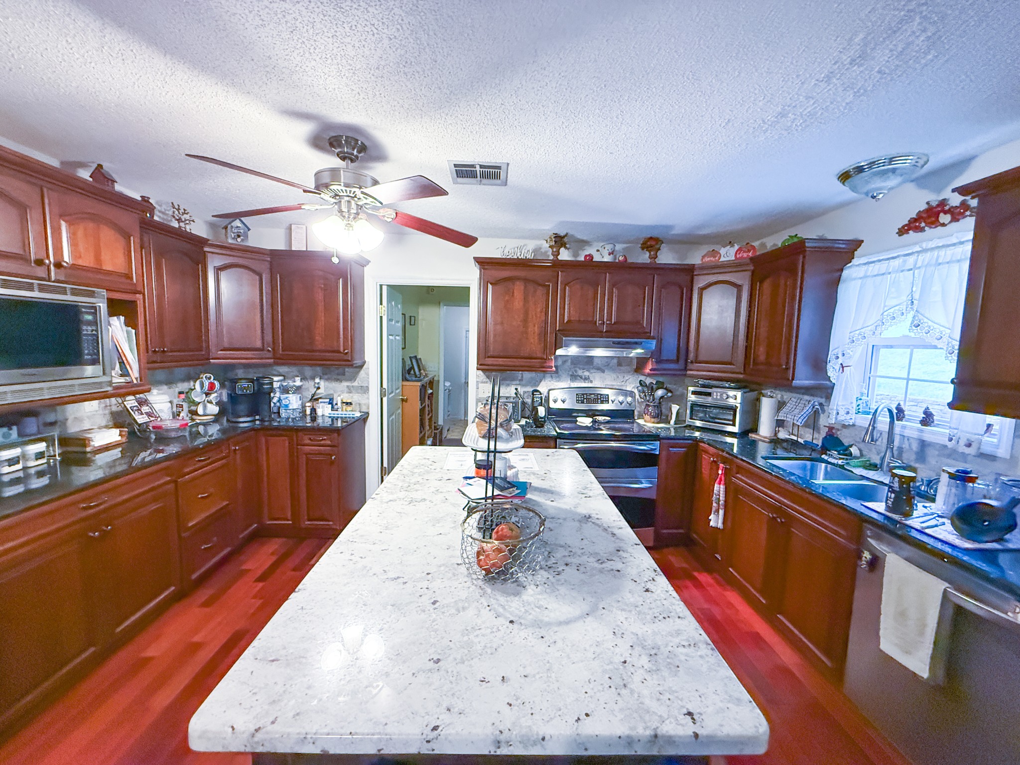 414 Mt View Dr
