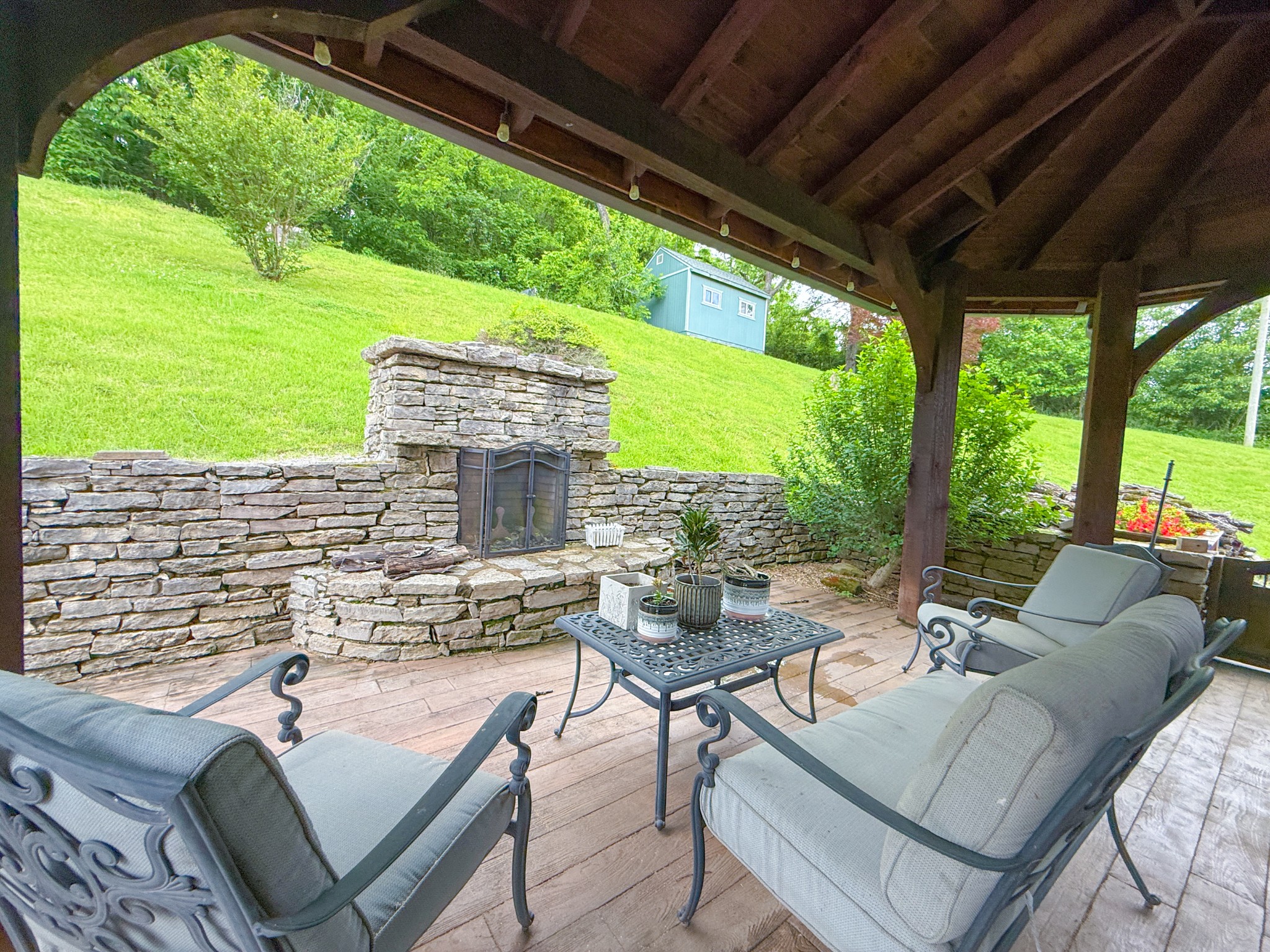 414 Mt View Dr