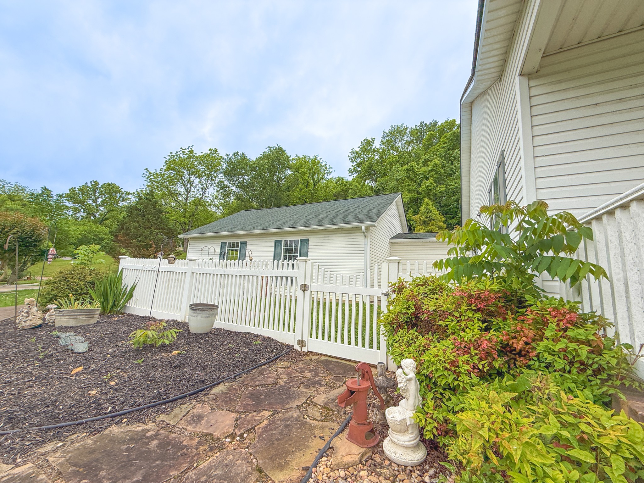 414 Mt View Dr