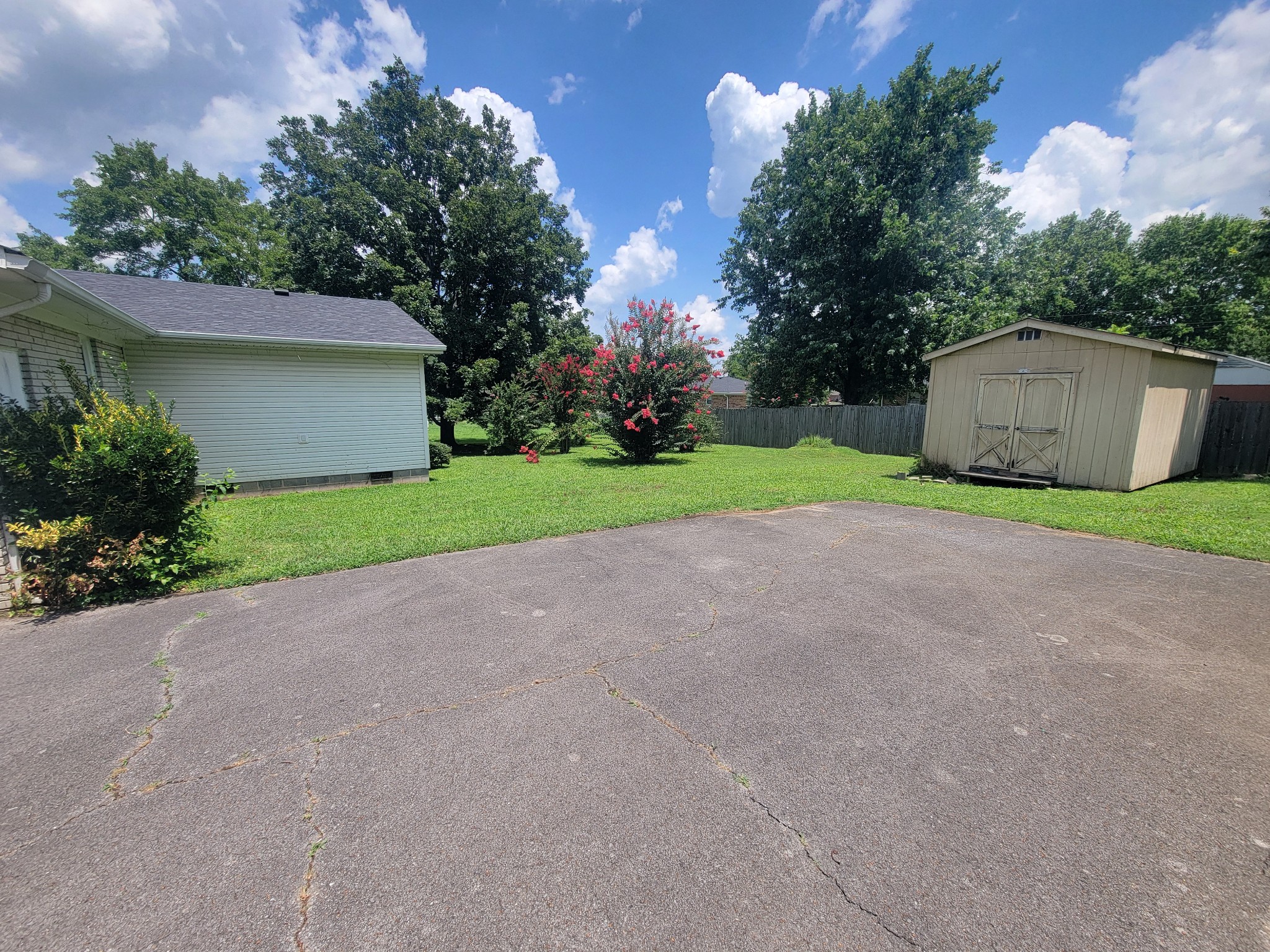 1202 Parker Dr