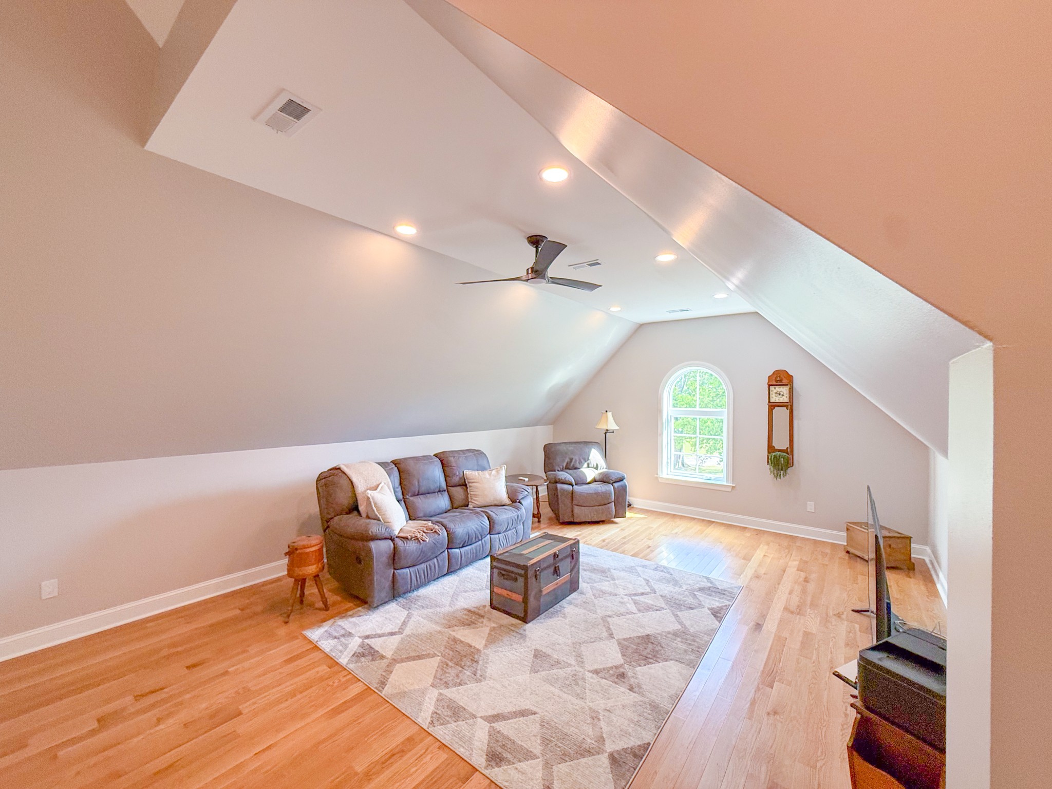 208 John Brownlow Rd