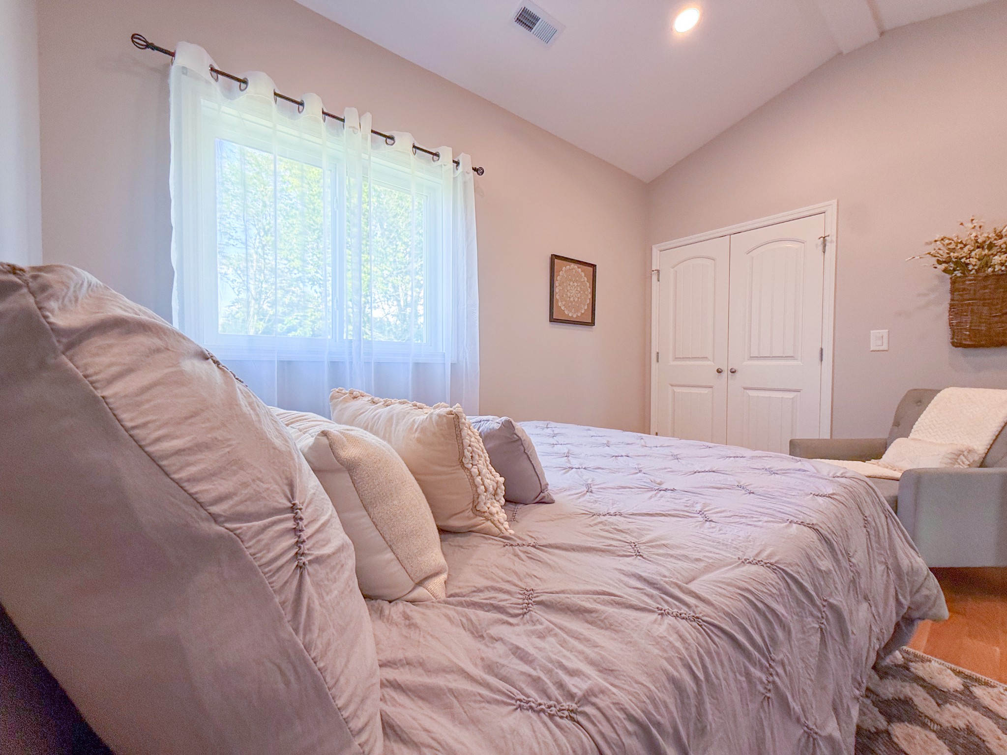 208 John Brownlow Rd