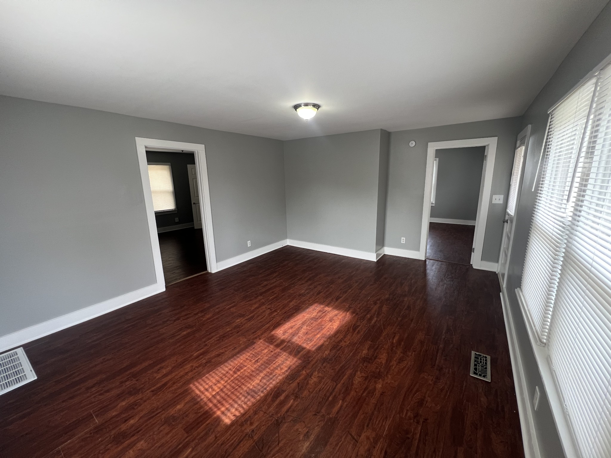 118 N Ingram St