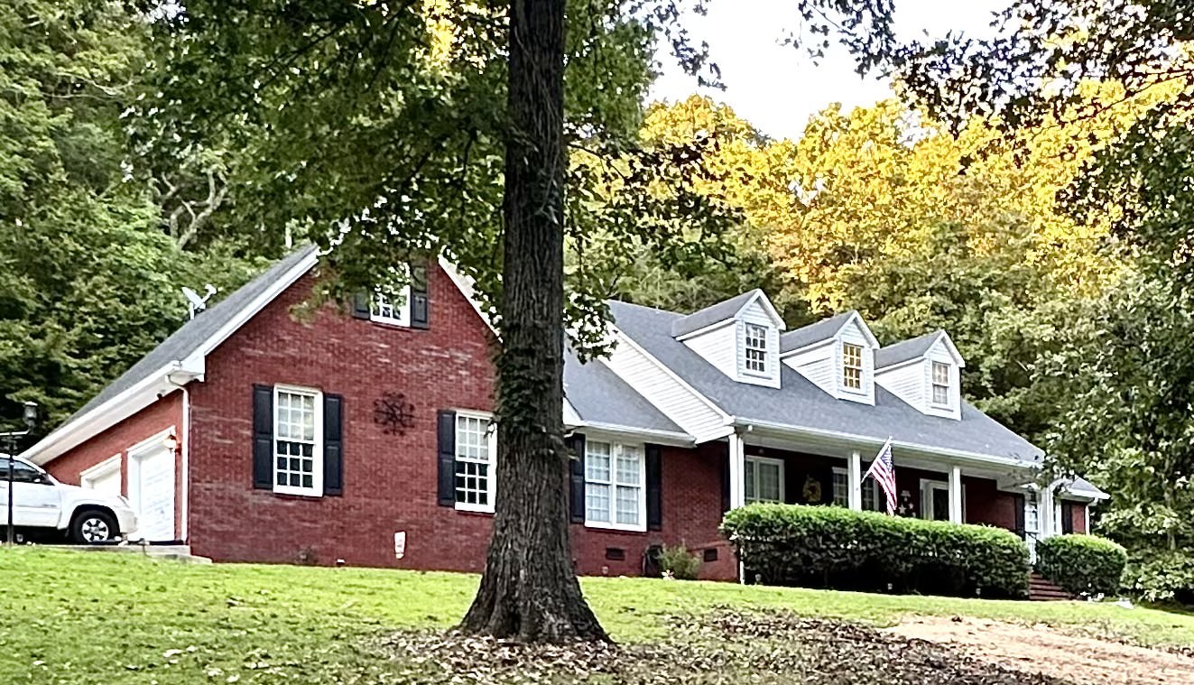 1850 Rebecca Dr