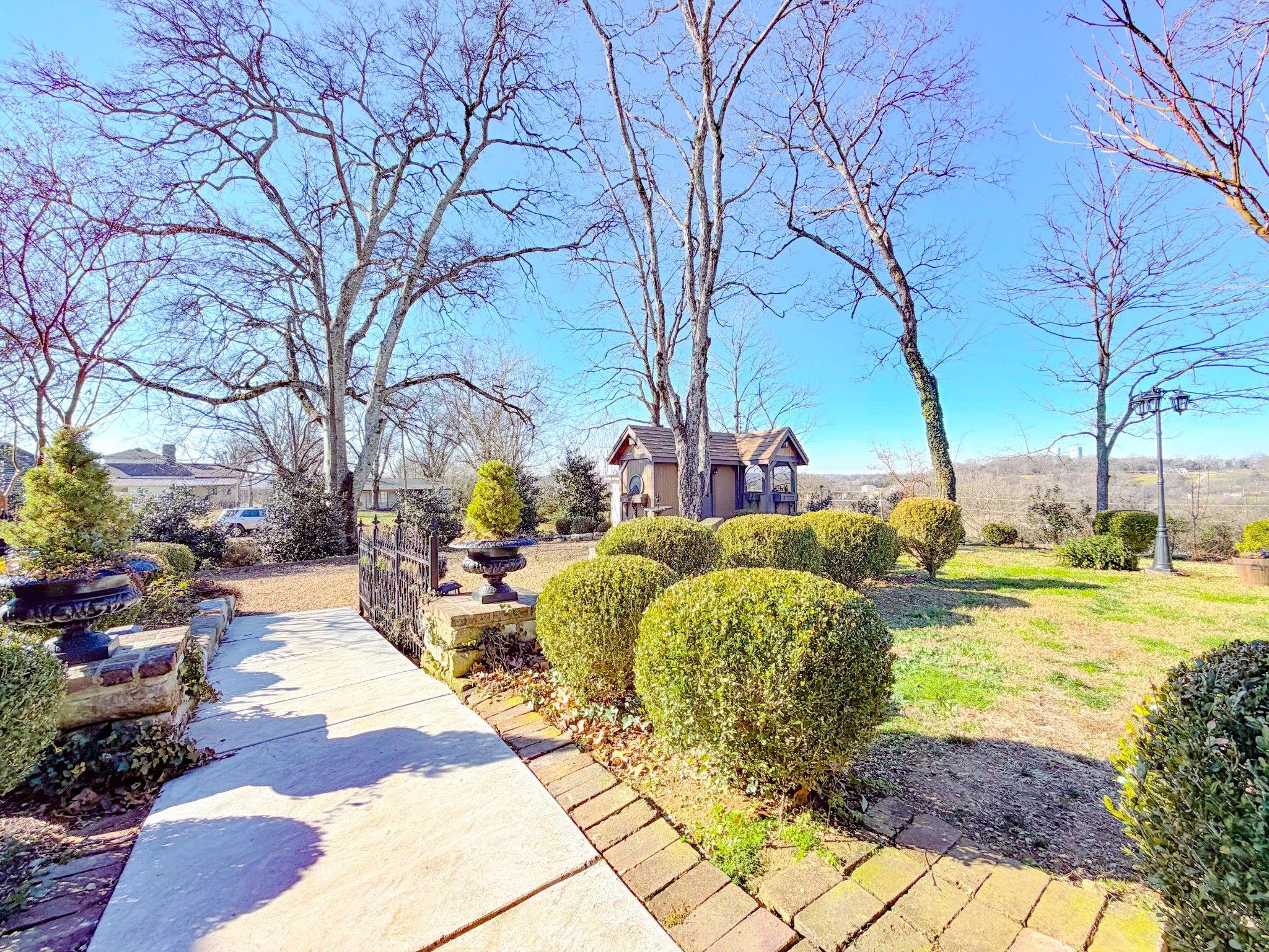 226 Rose St