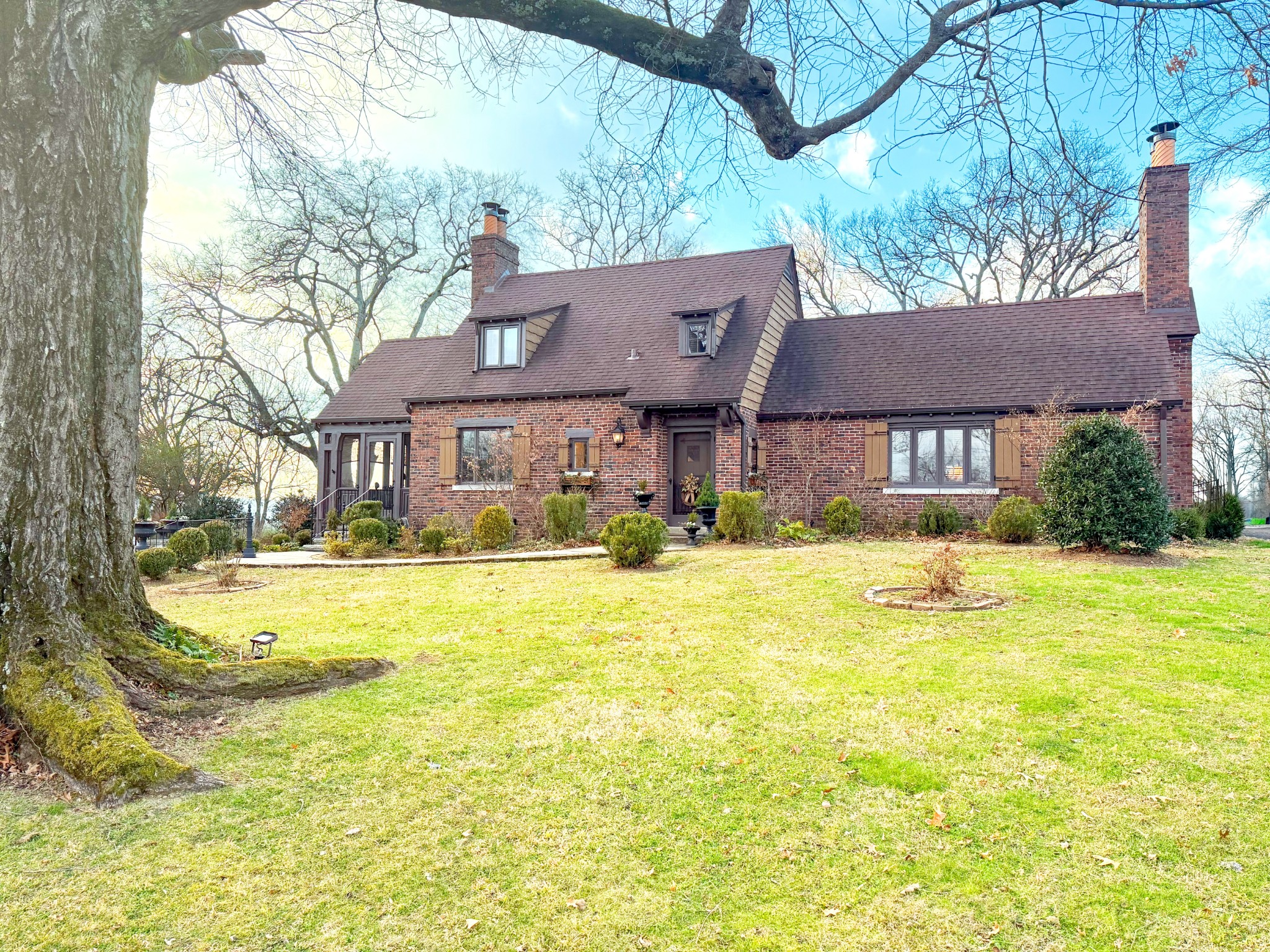 226 Rose St