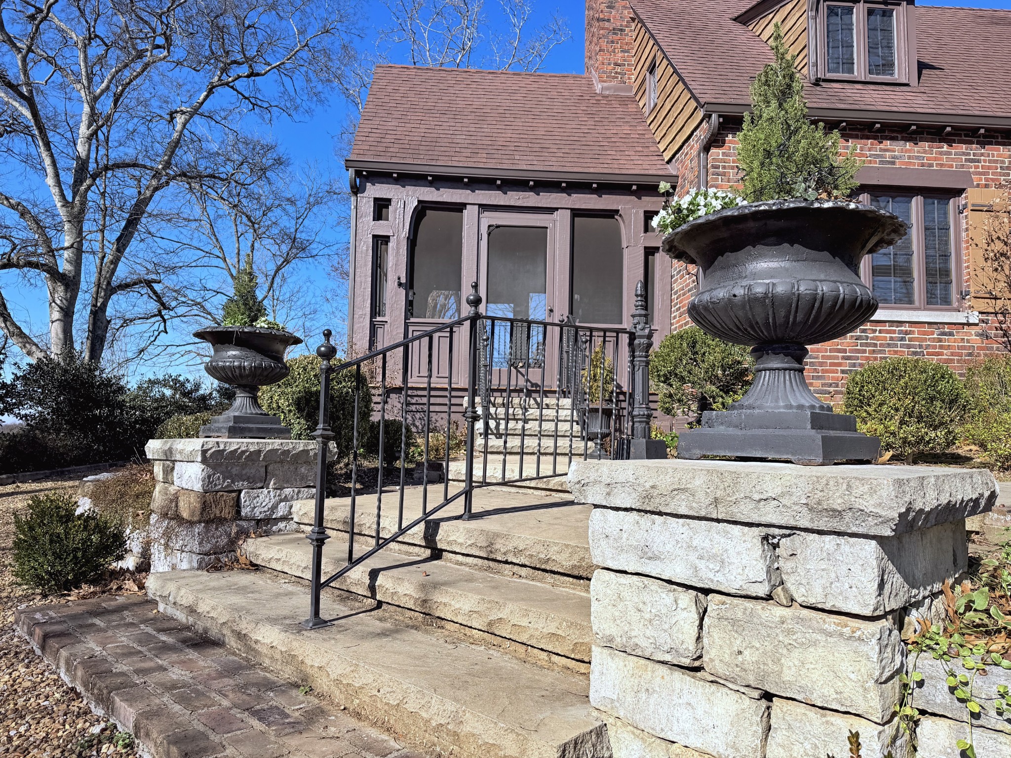 226 Rose St