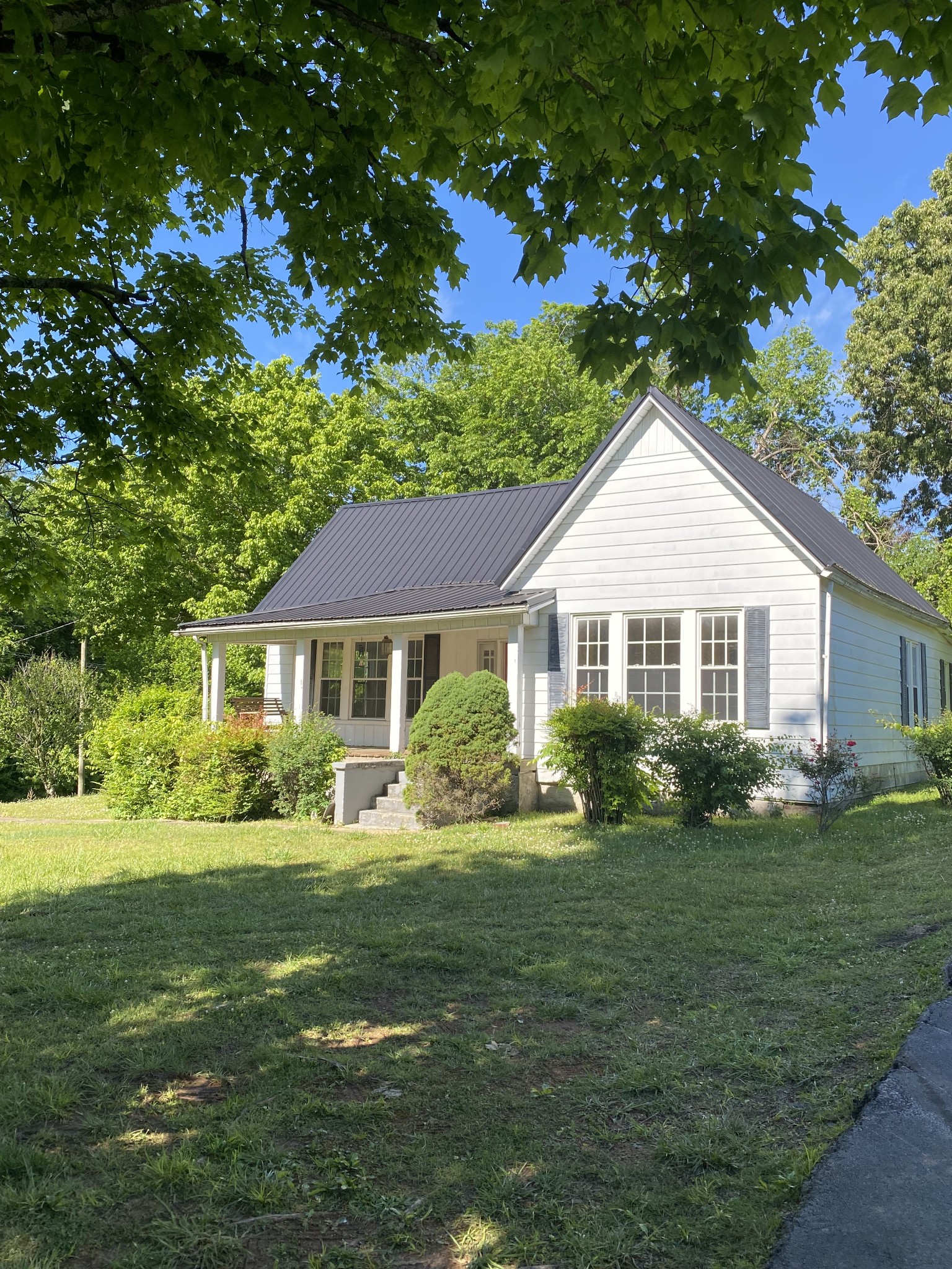 400 Waterloo St