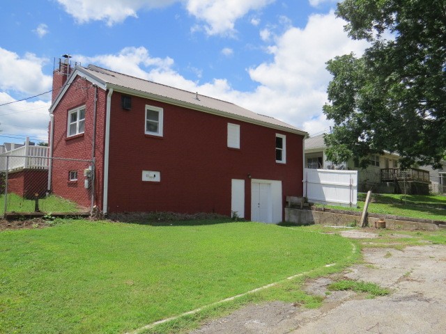 329 S Ingram St