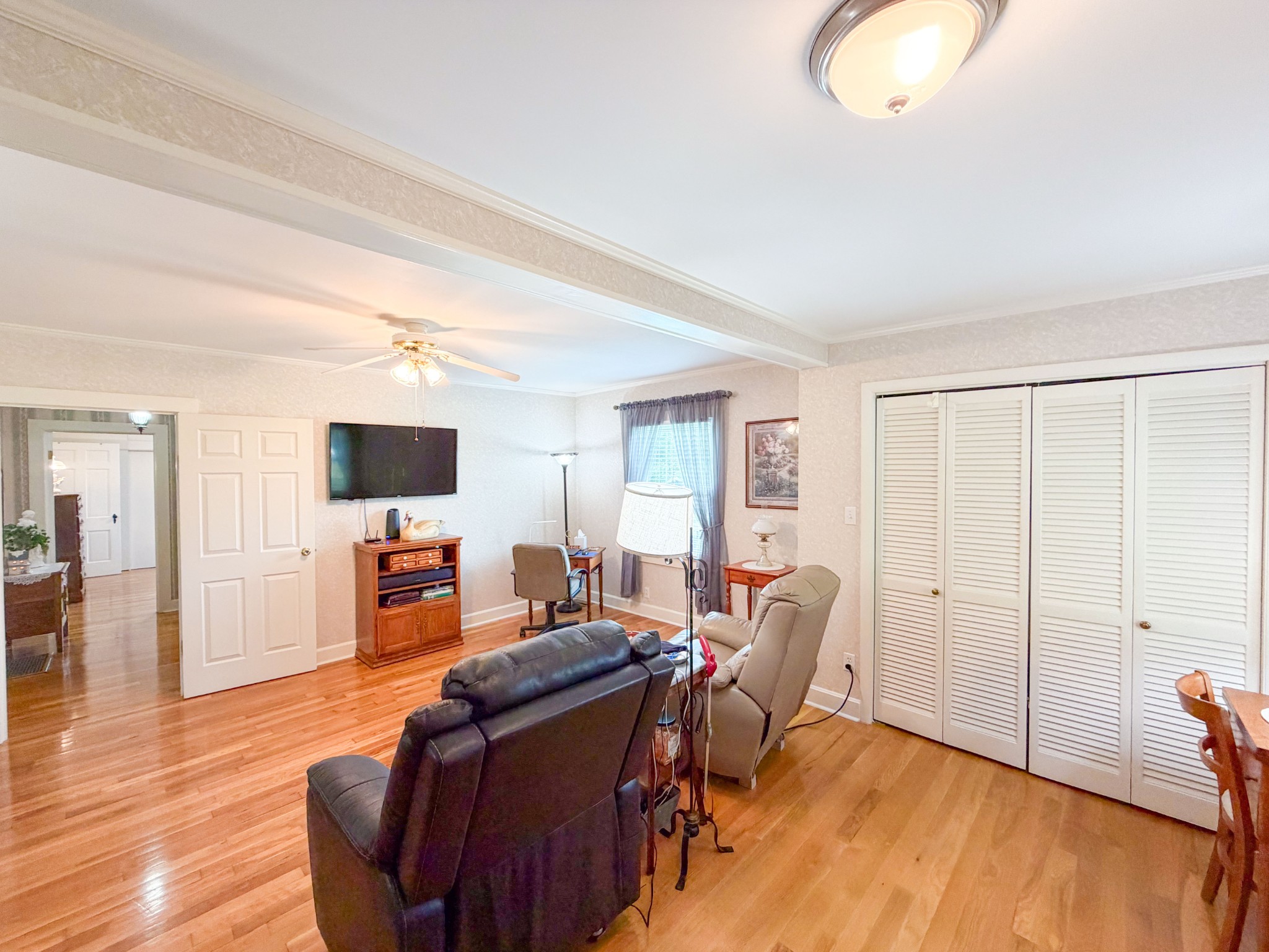 326 Ballentine St