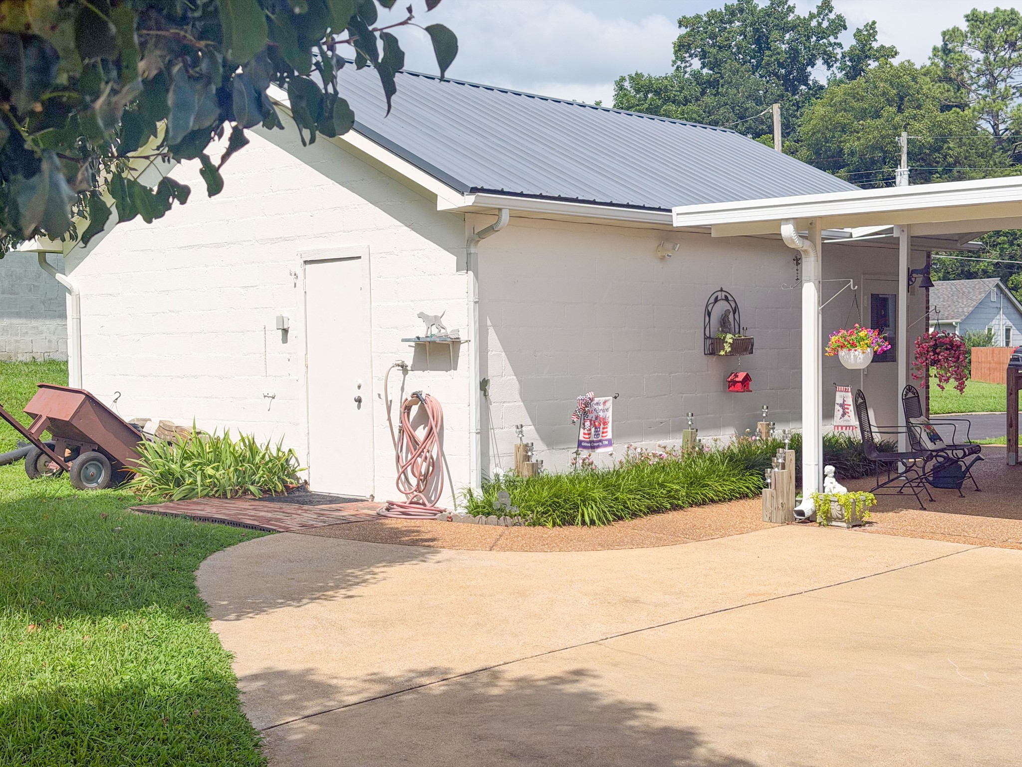 326 Ballentine St