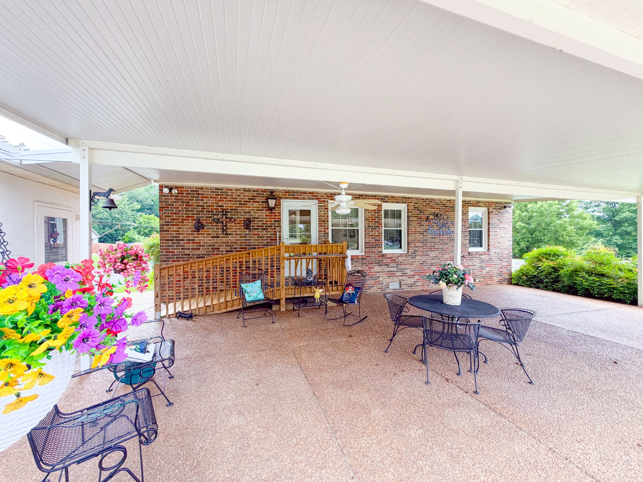 326 Ballentine St