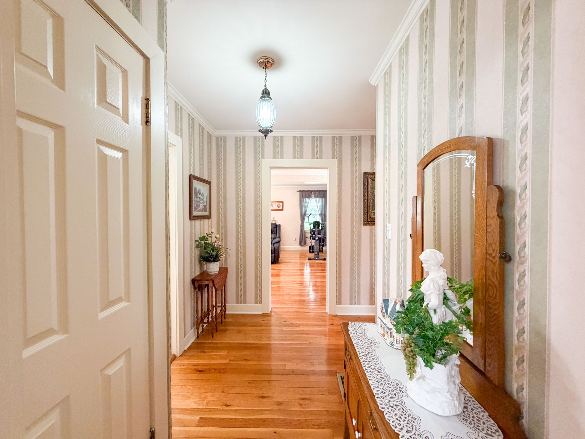326 Ballentine St