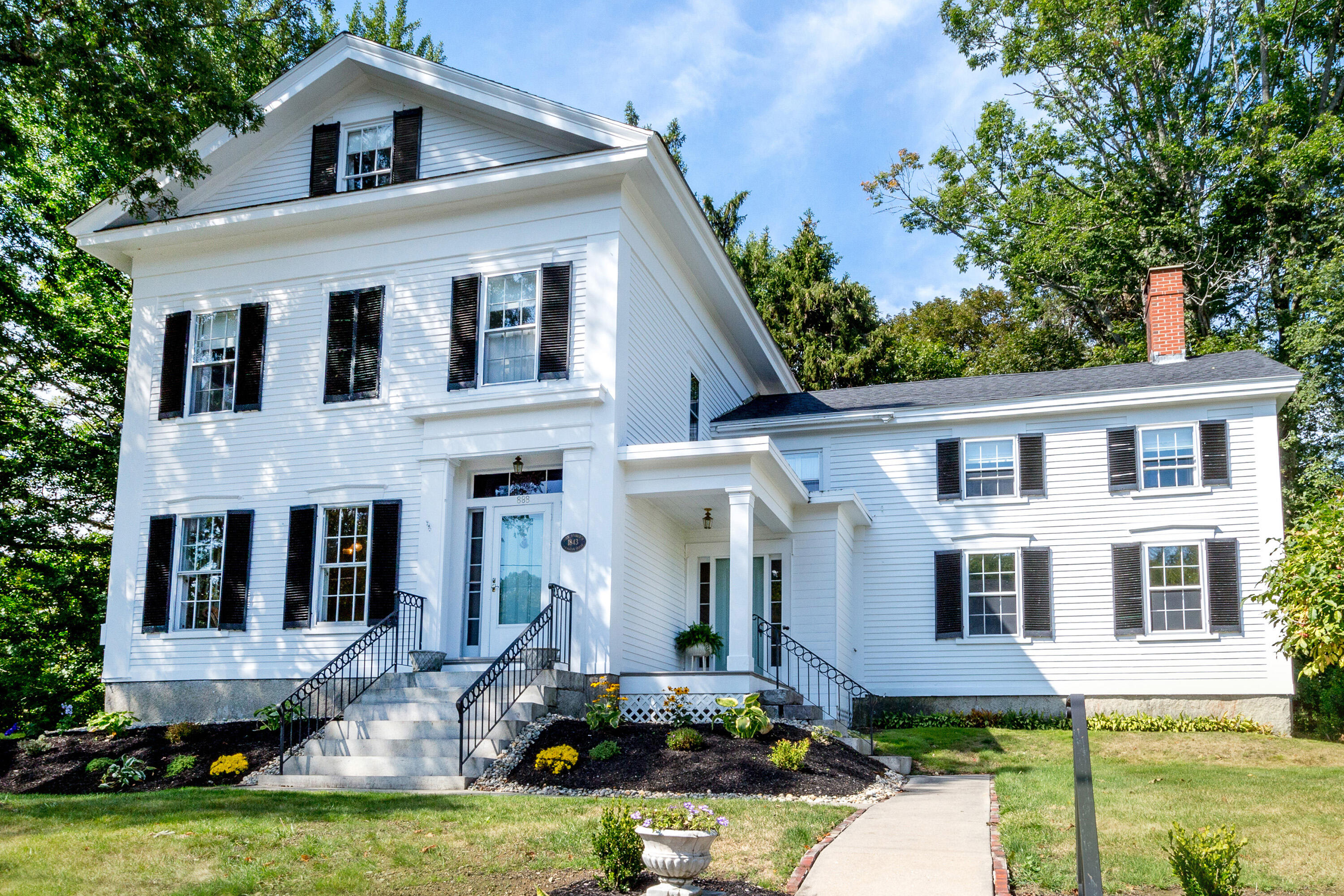 888 Middle Street