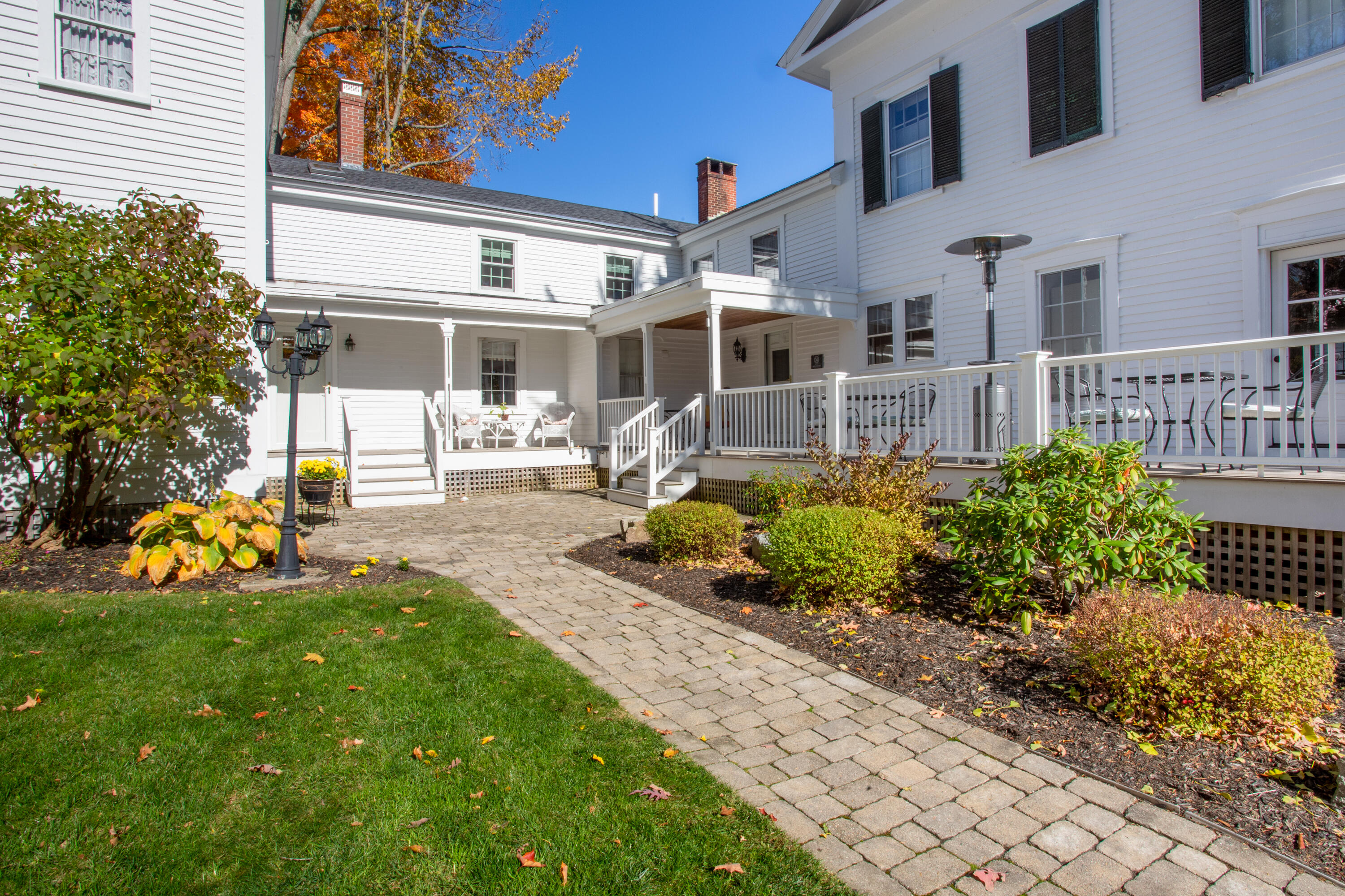 888 Middle Street