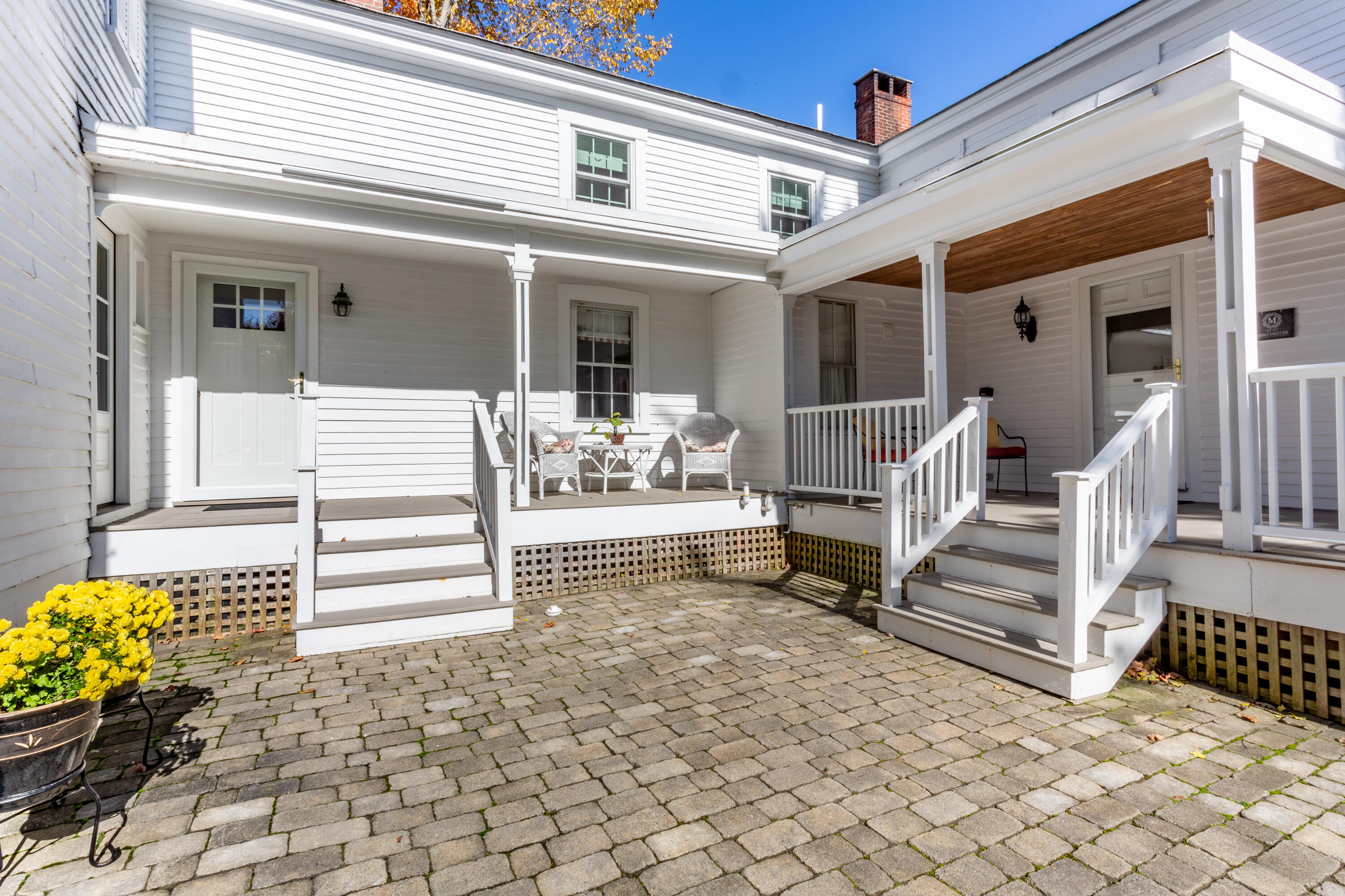888 Middle Street
