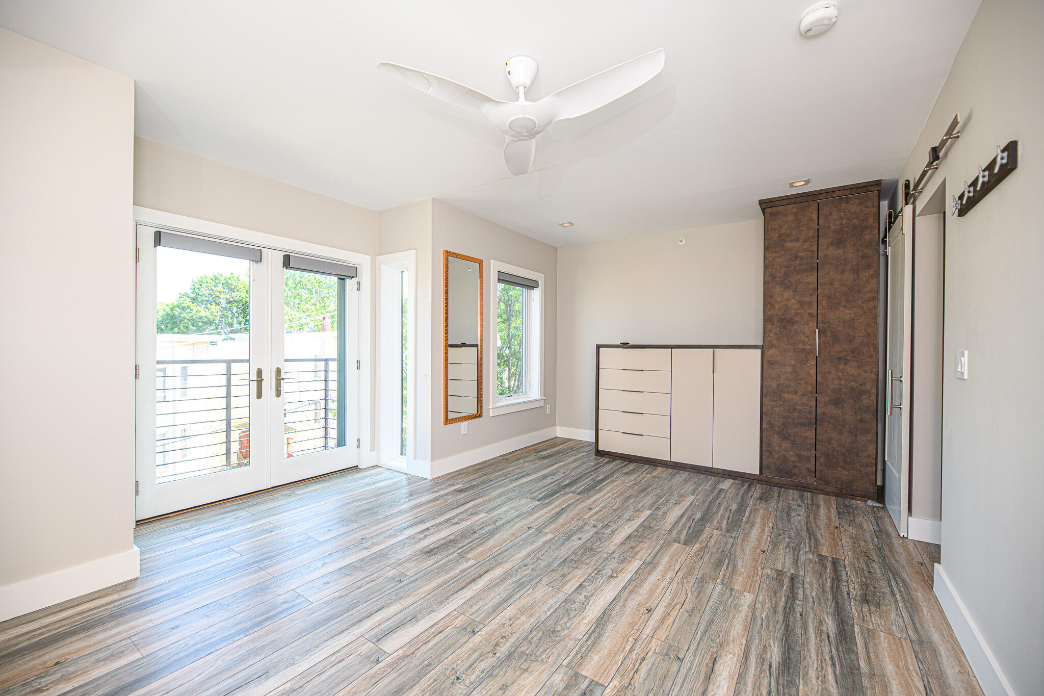 5 Cumberland Avenue, 6