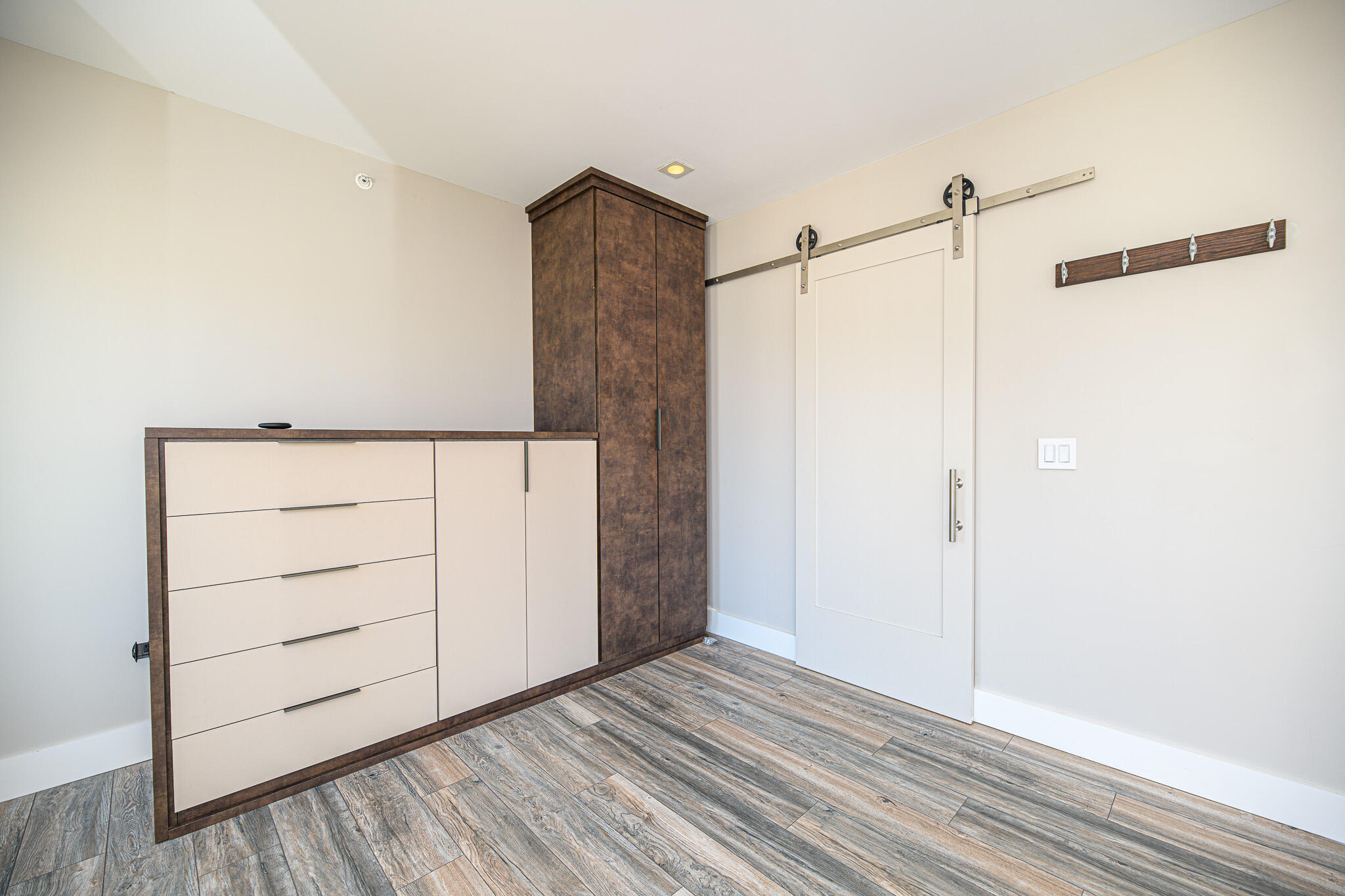 5 Cumberland Avenue, 6