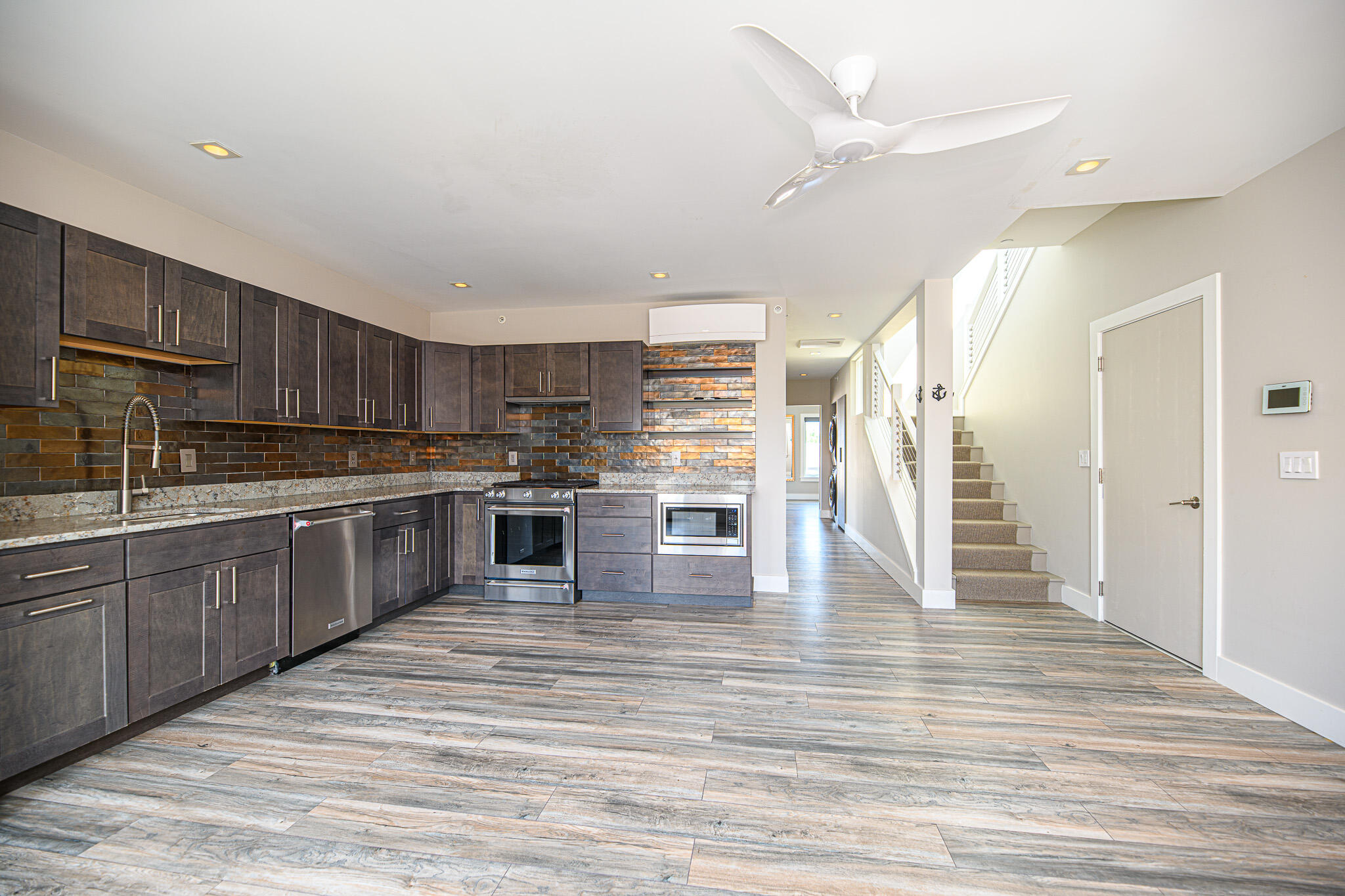 5 Cumberland Avenue, 6