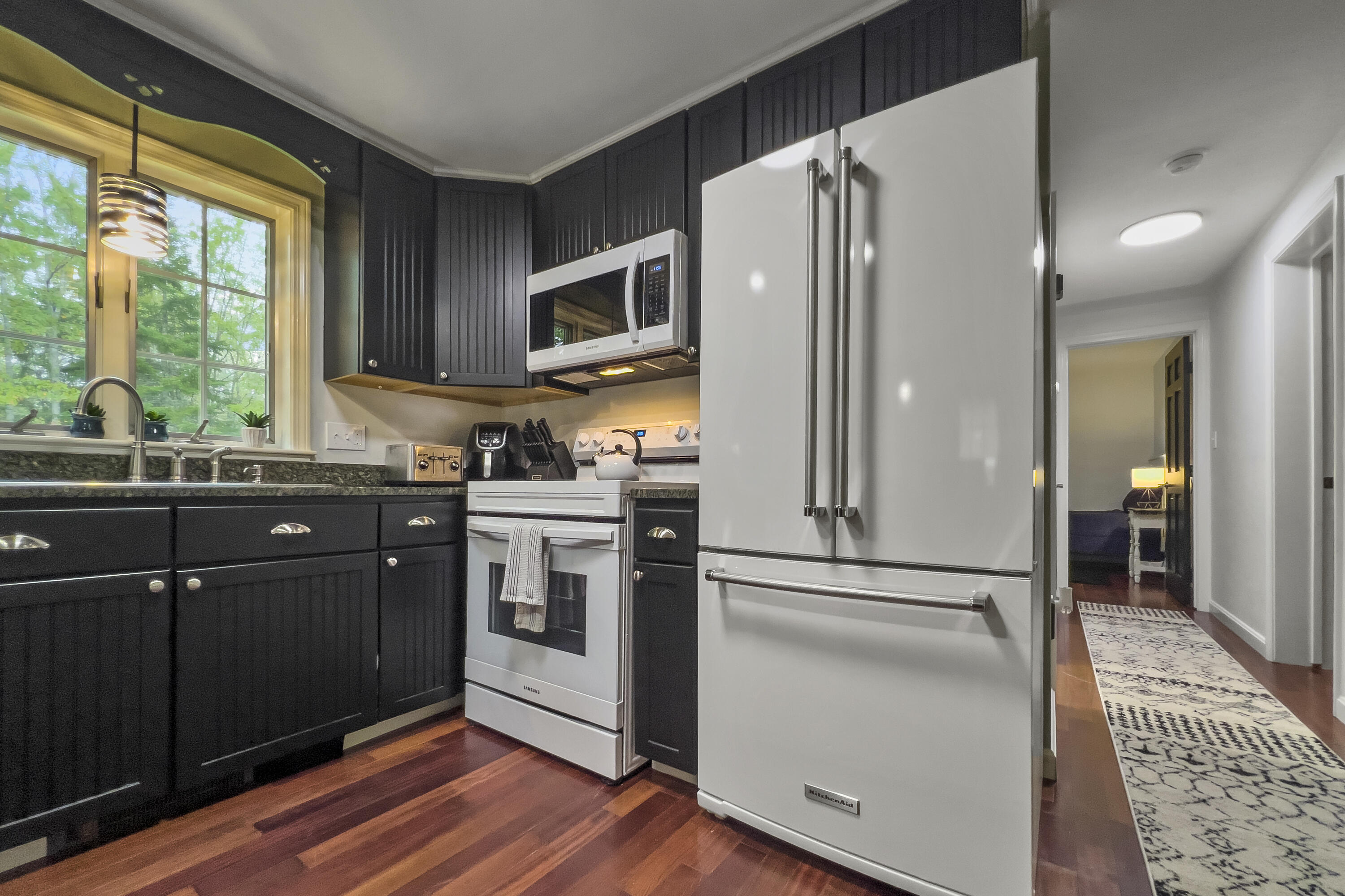 213 Bayside W