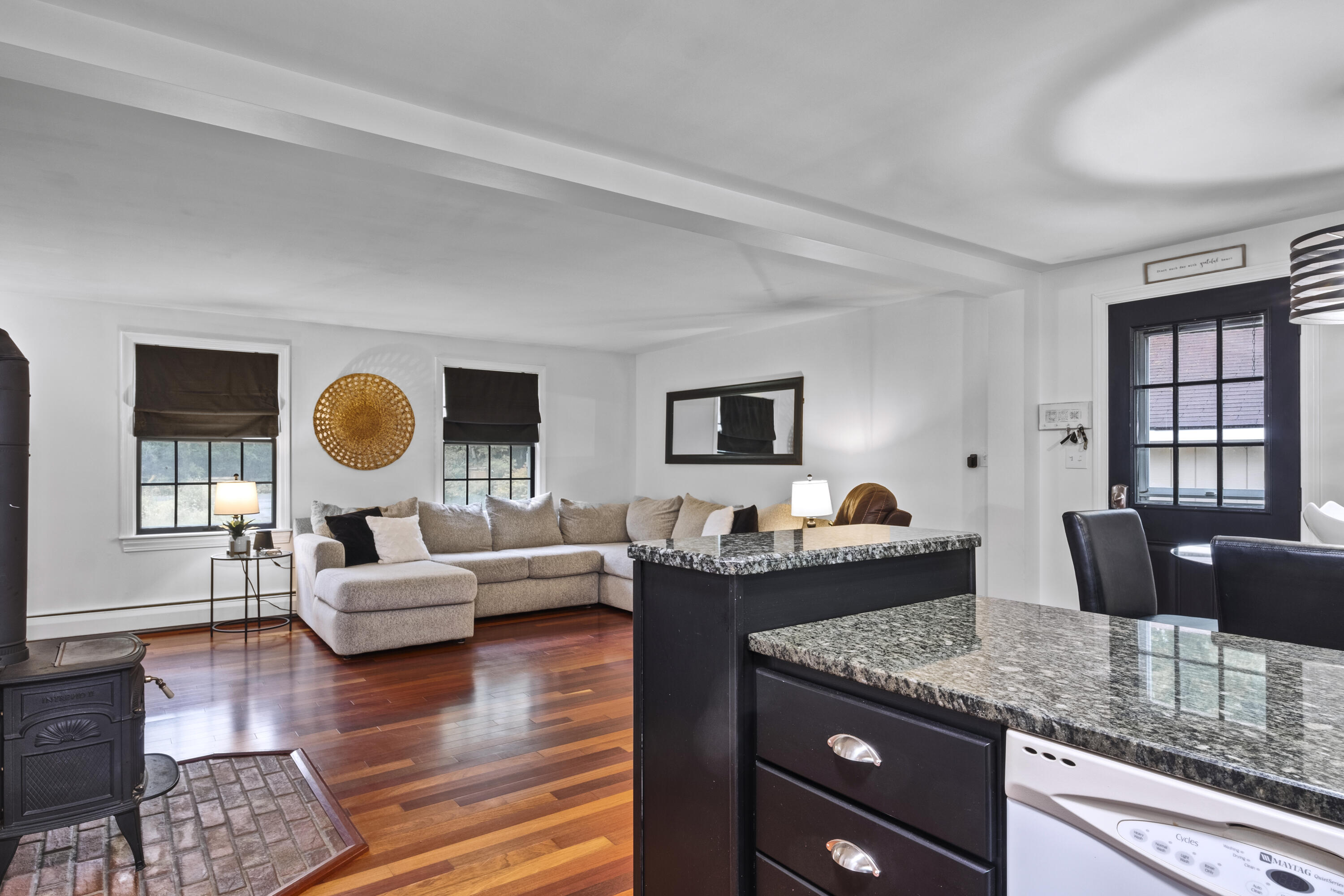 213 Bayside W