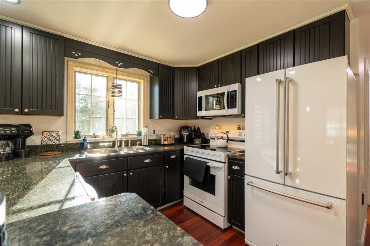 213 Bayside W