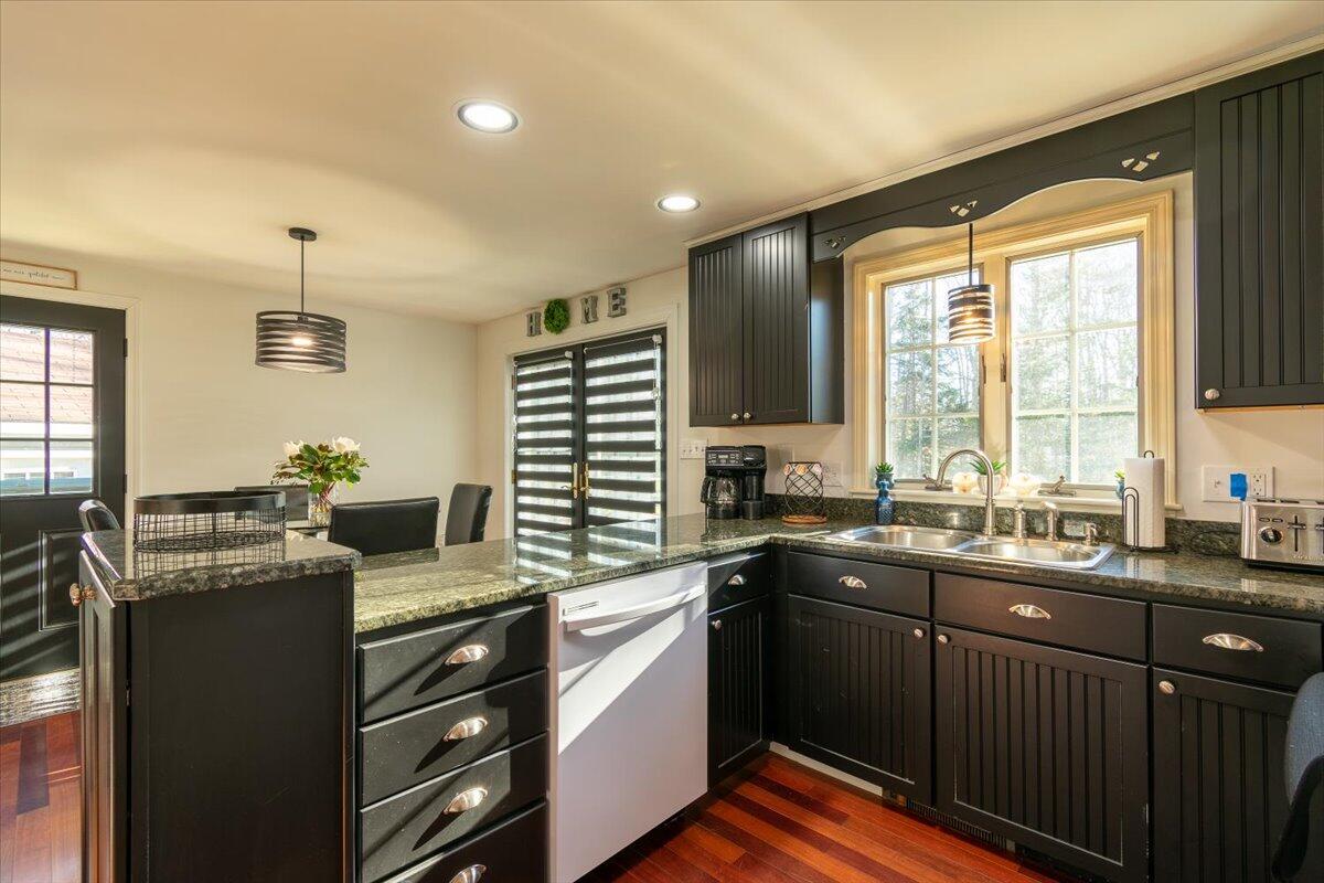 213 Bayside W