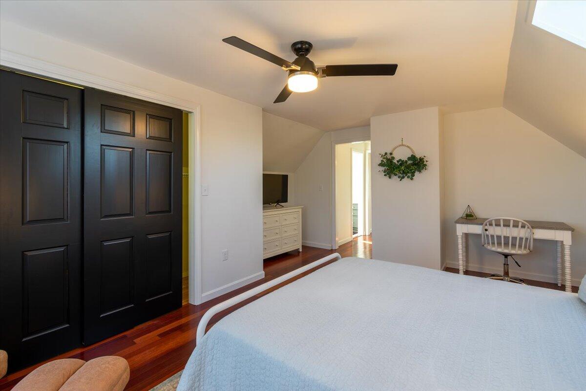 213 Bayside W