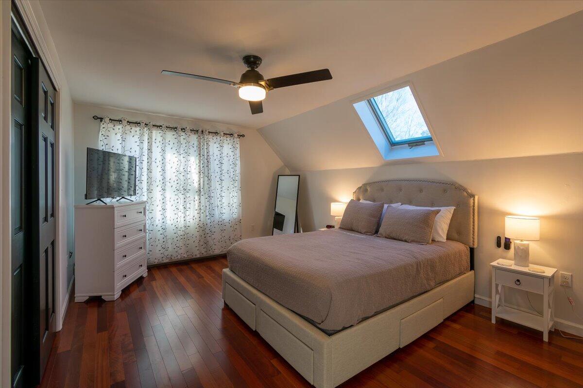 213 Bayside W