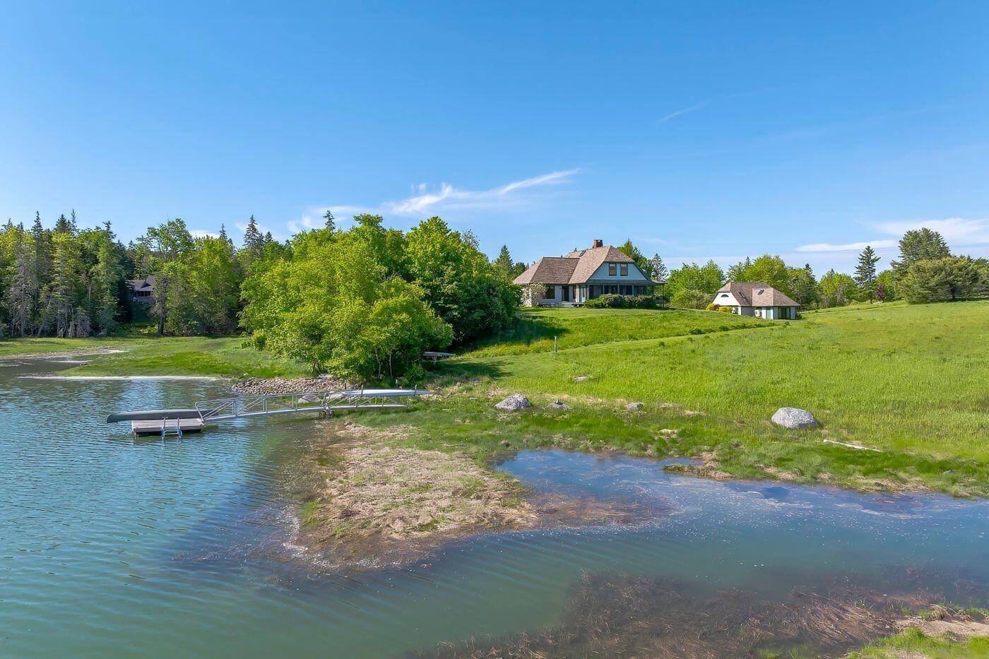 15 Gray Farm Road