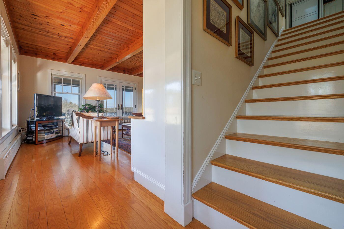 15 Gray Farm Road