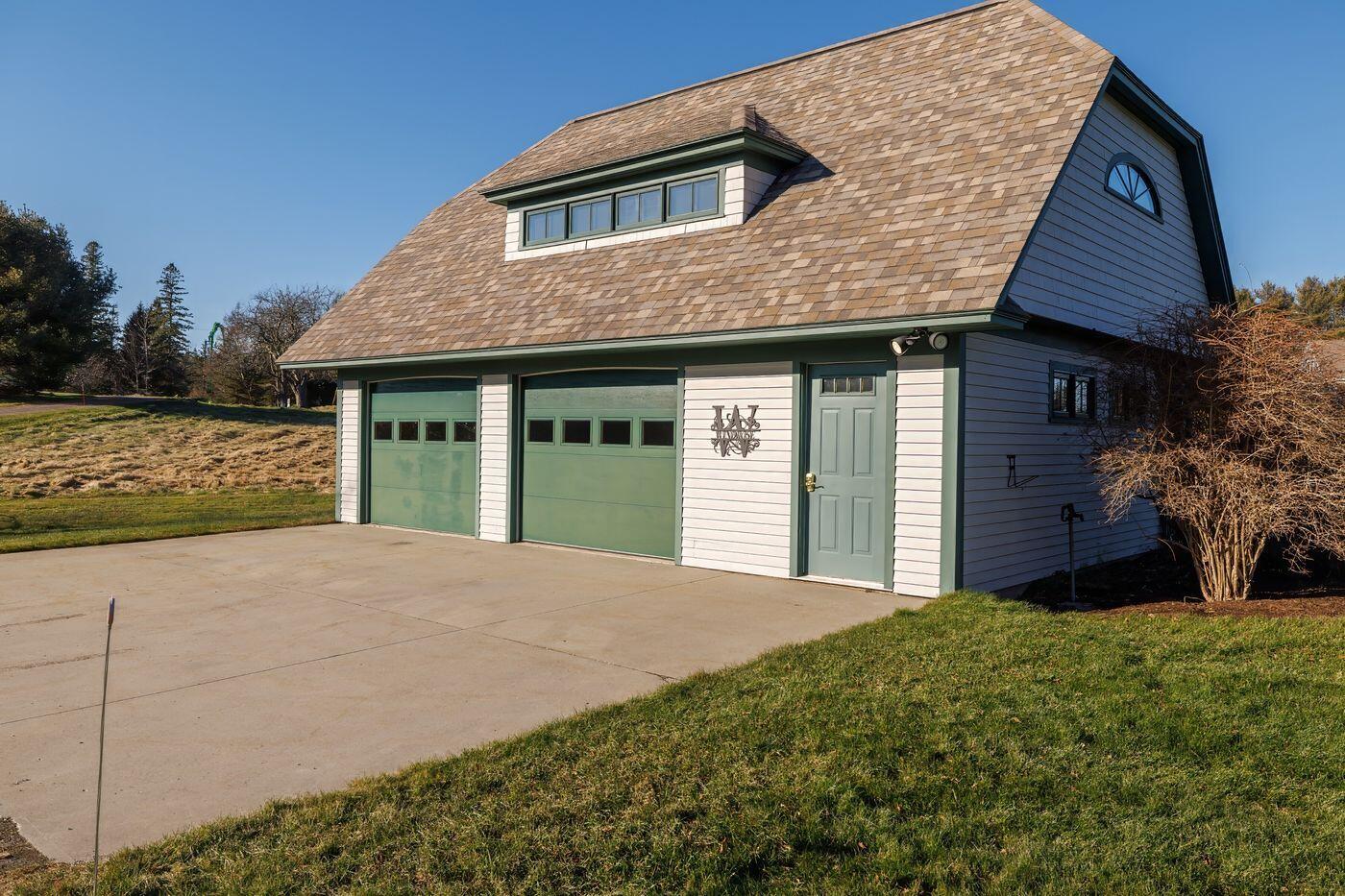 15 Gray Farm Road