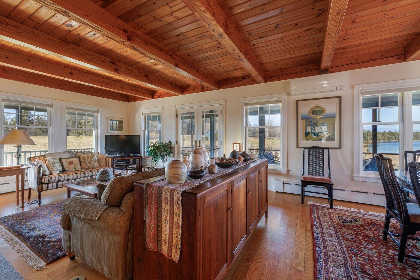 15 Gray Farm Road