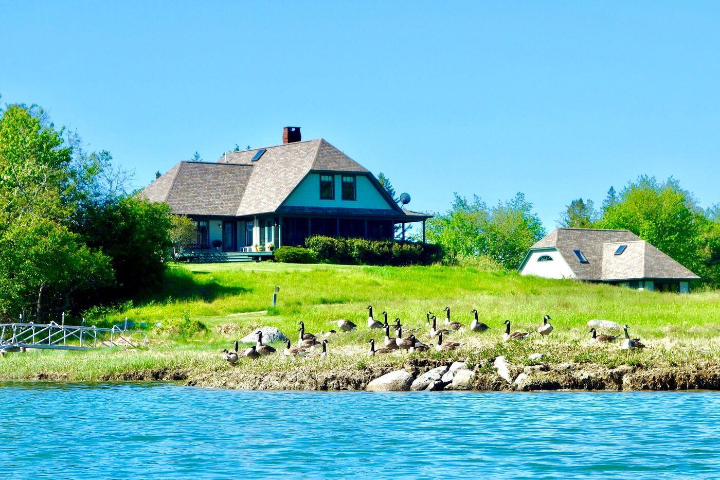 15 Gray Farm Road