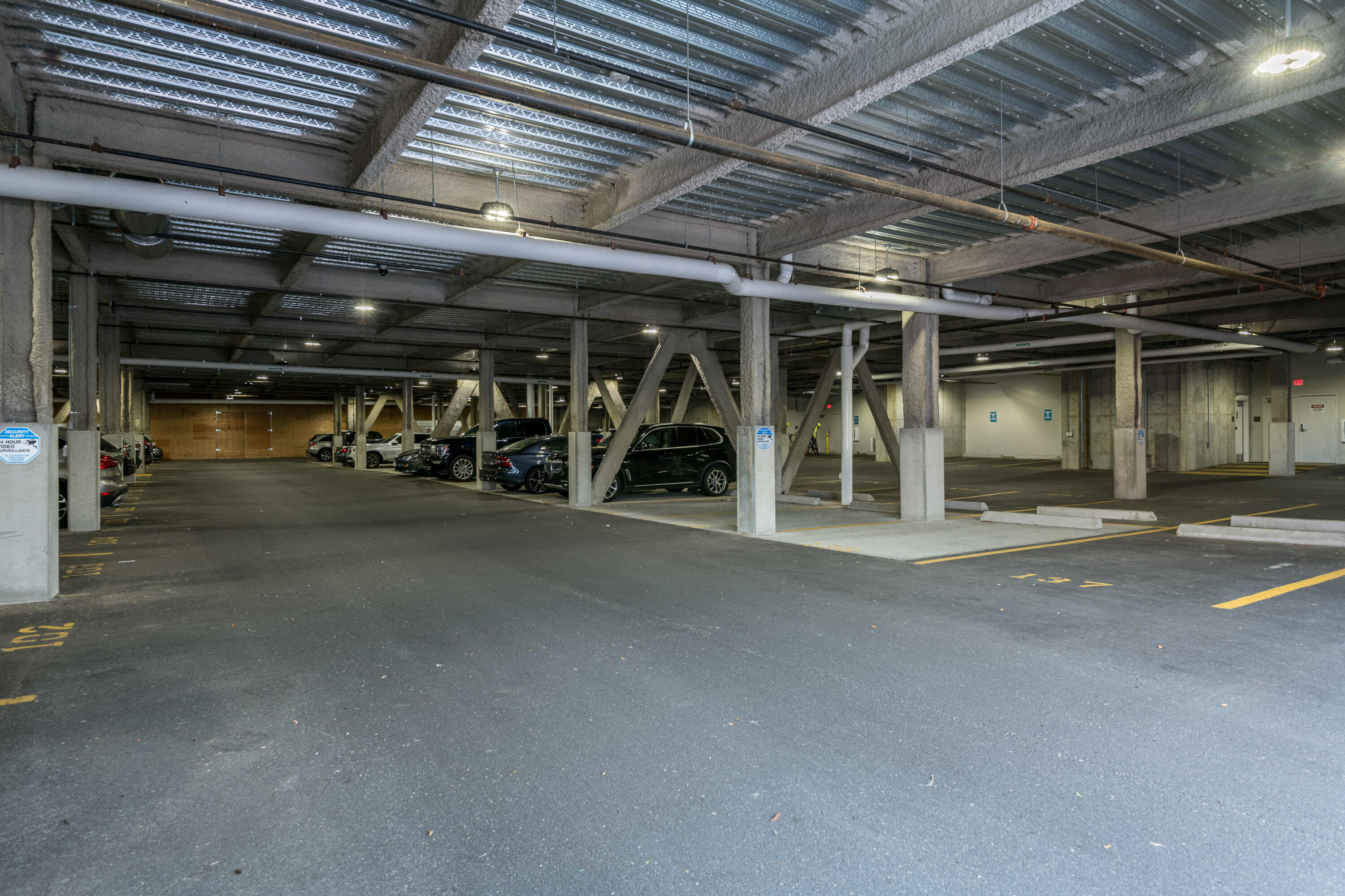 383 Commercial Street, 407
