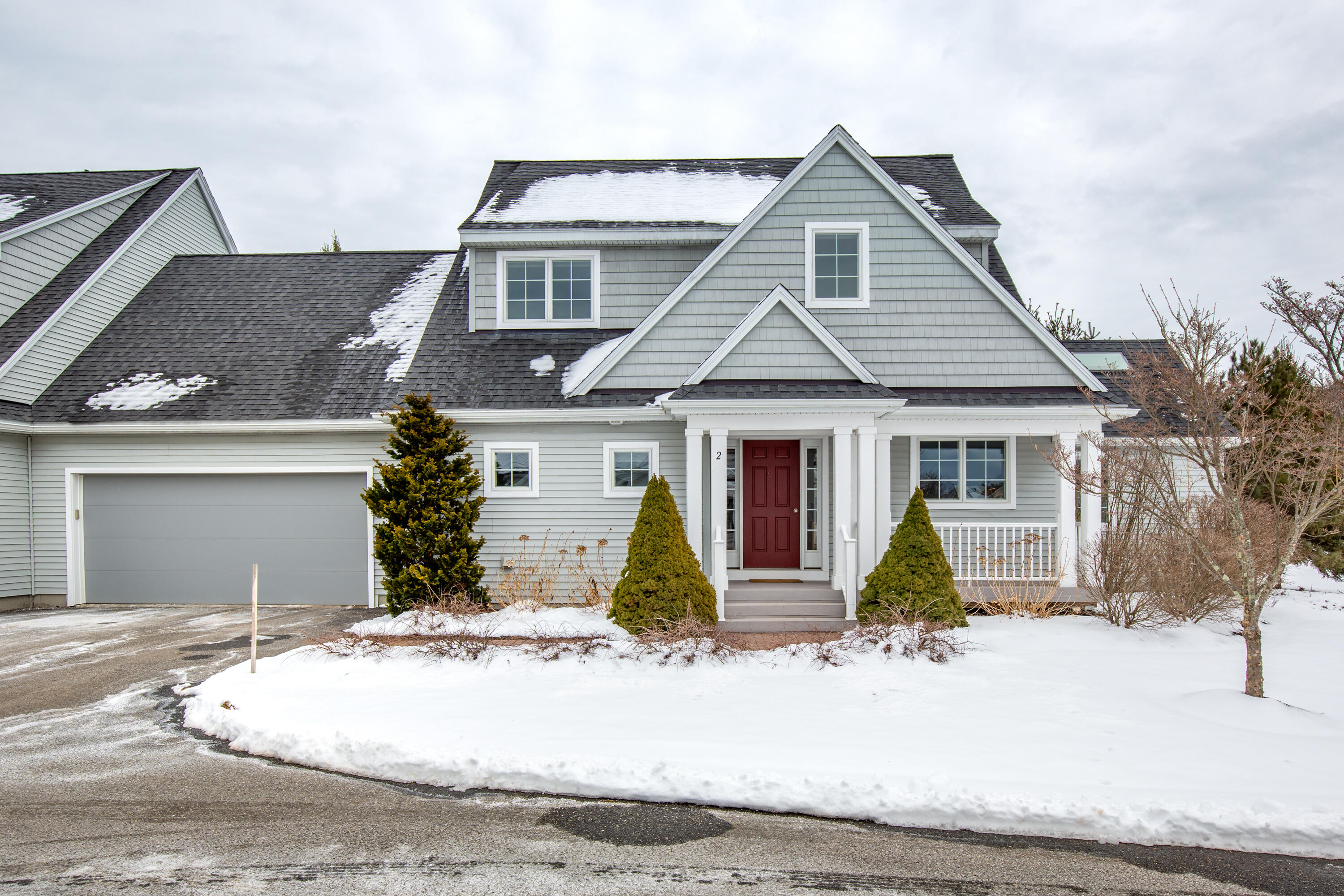 2 Hollyberry Way, 45