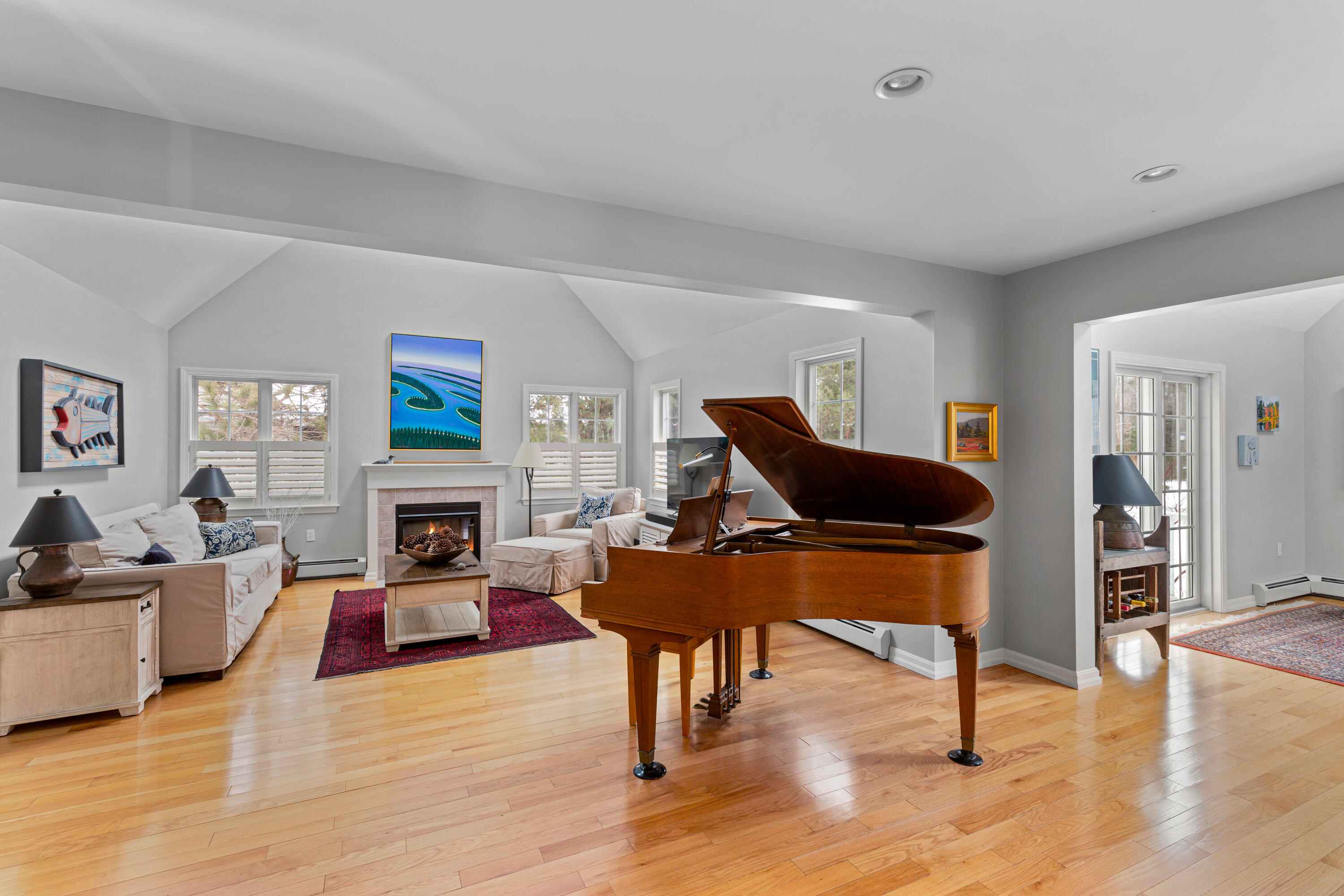 2 Hollyberry Way, 45