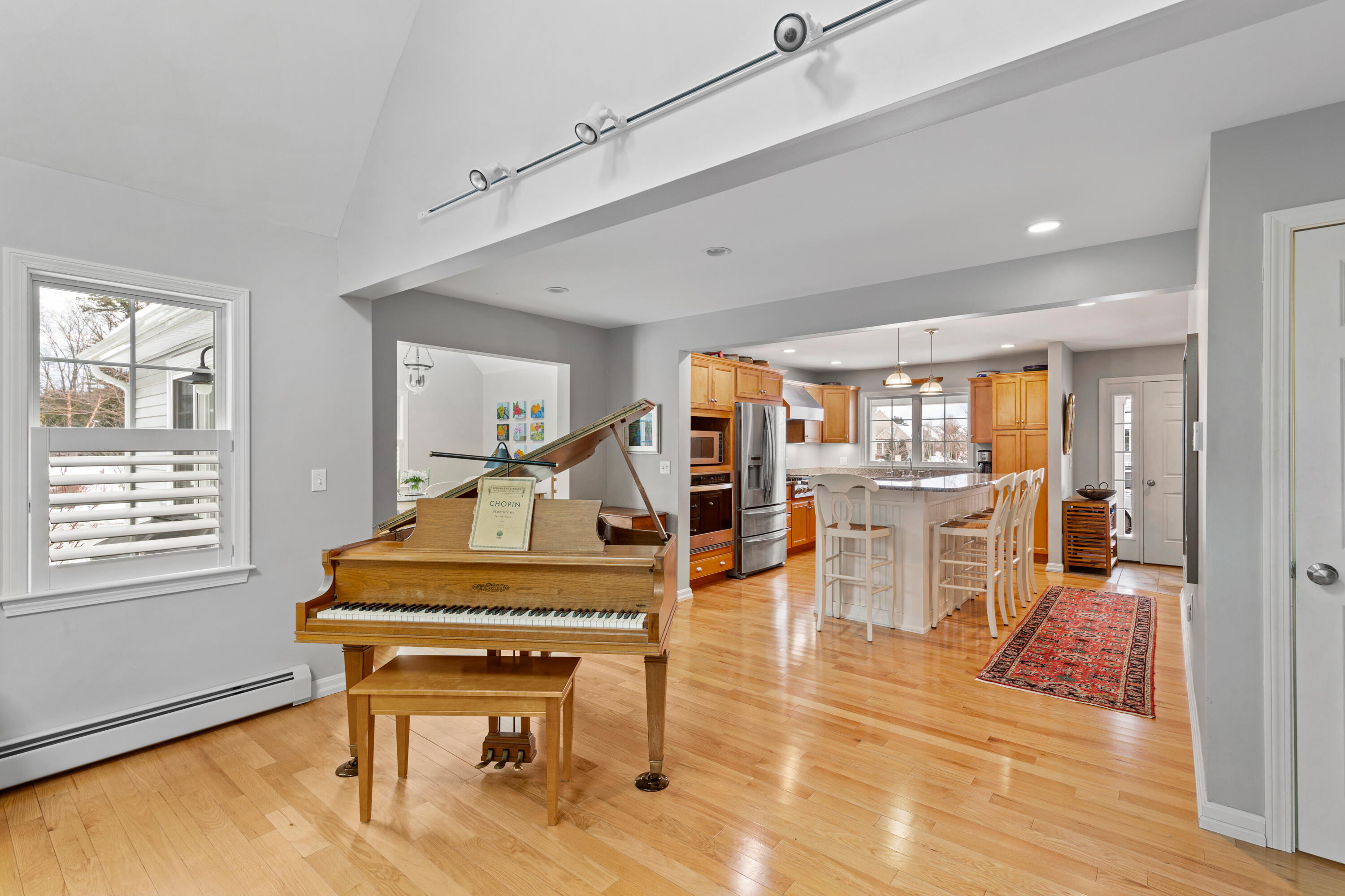 2 Hollyberry Way, 45
