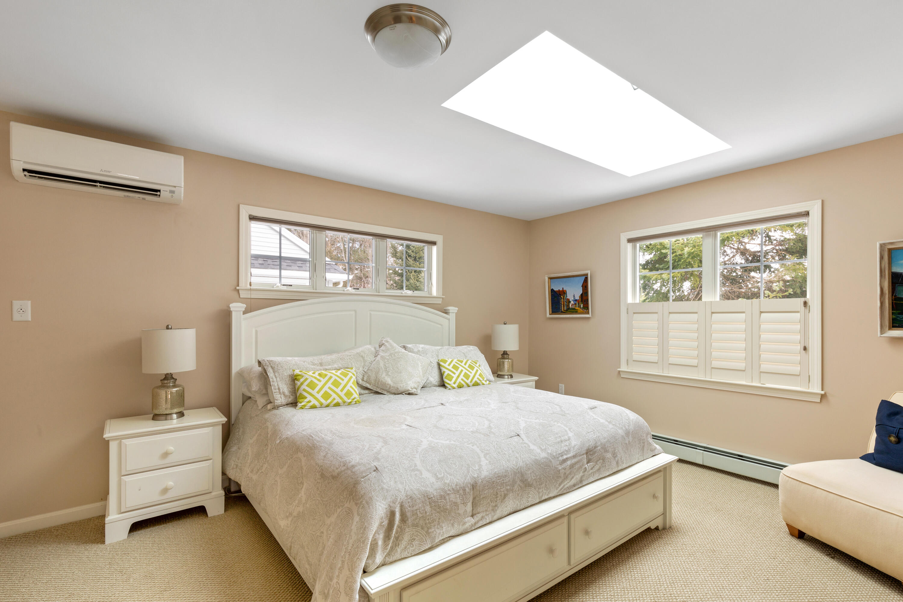 2 Hollyberry Way, 45