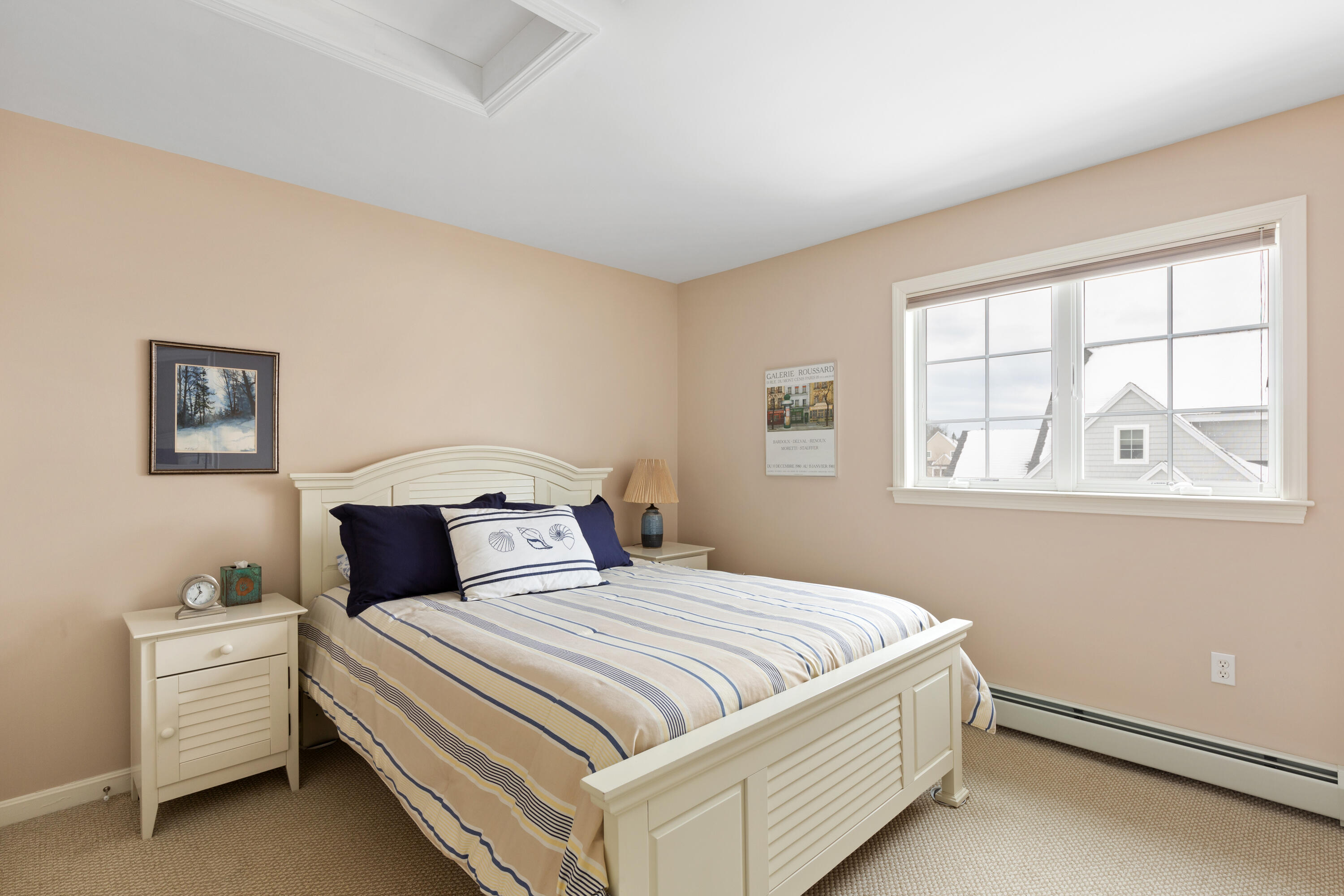 2 Hollyberry Way, 45