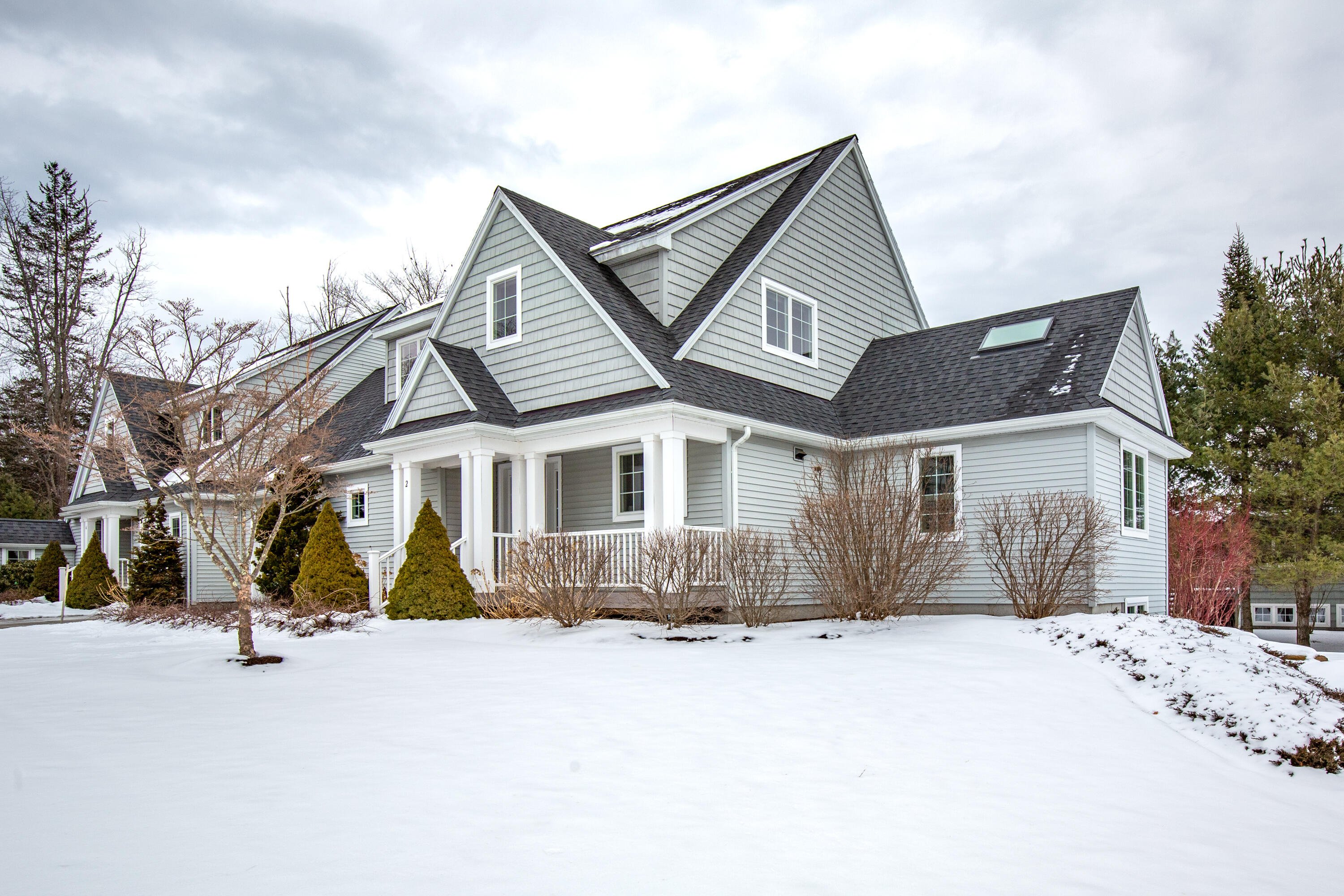 2 Hollyberry Way, 45