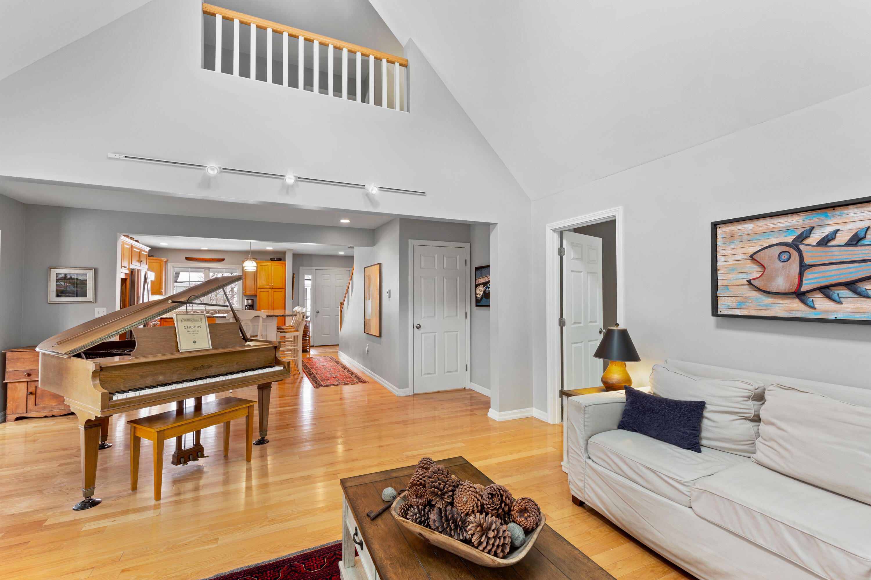 2 Hollyberry Way, 45