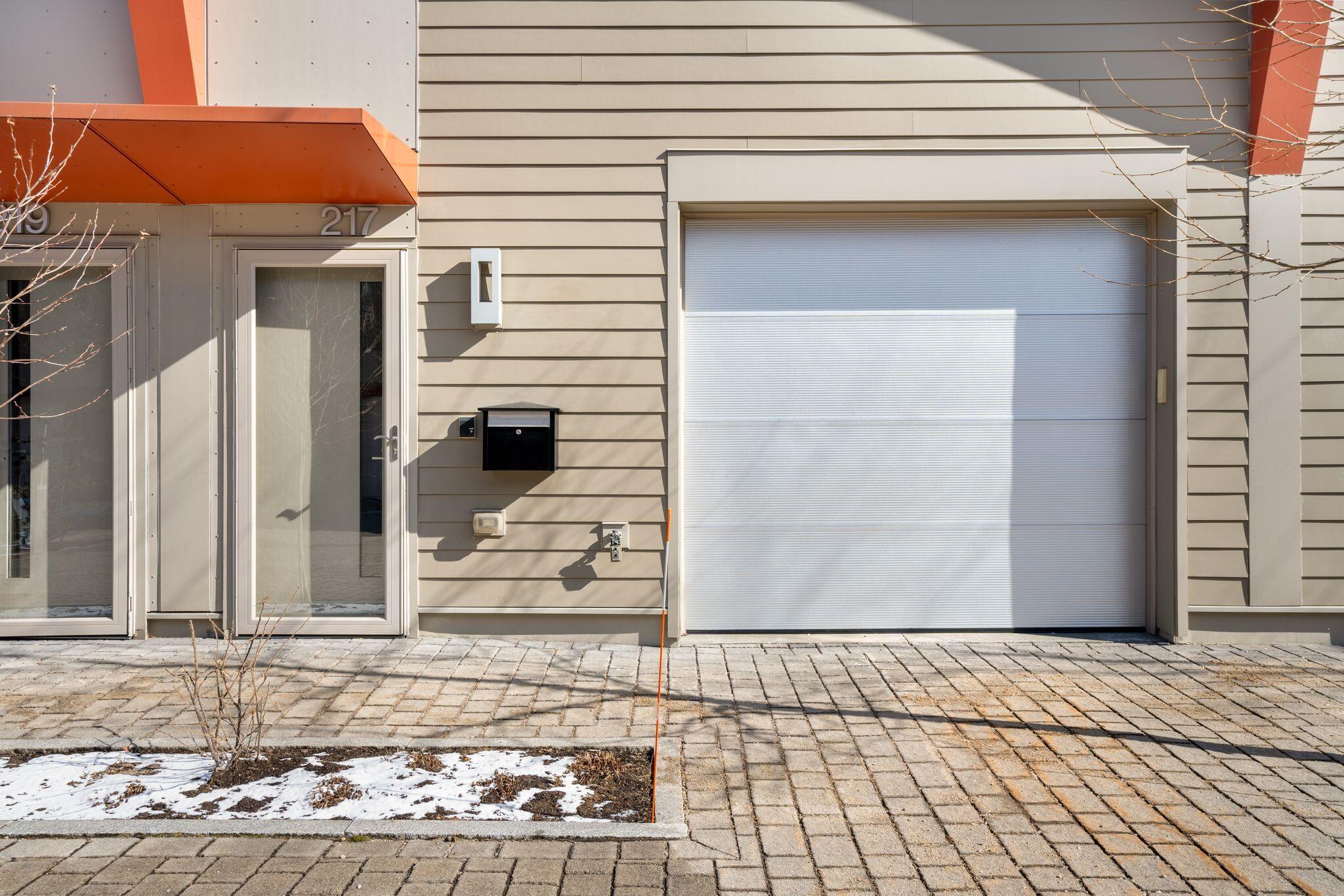 217 Sheridan Street, 13