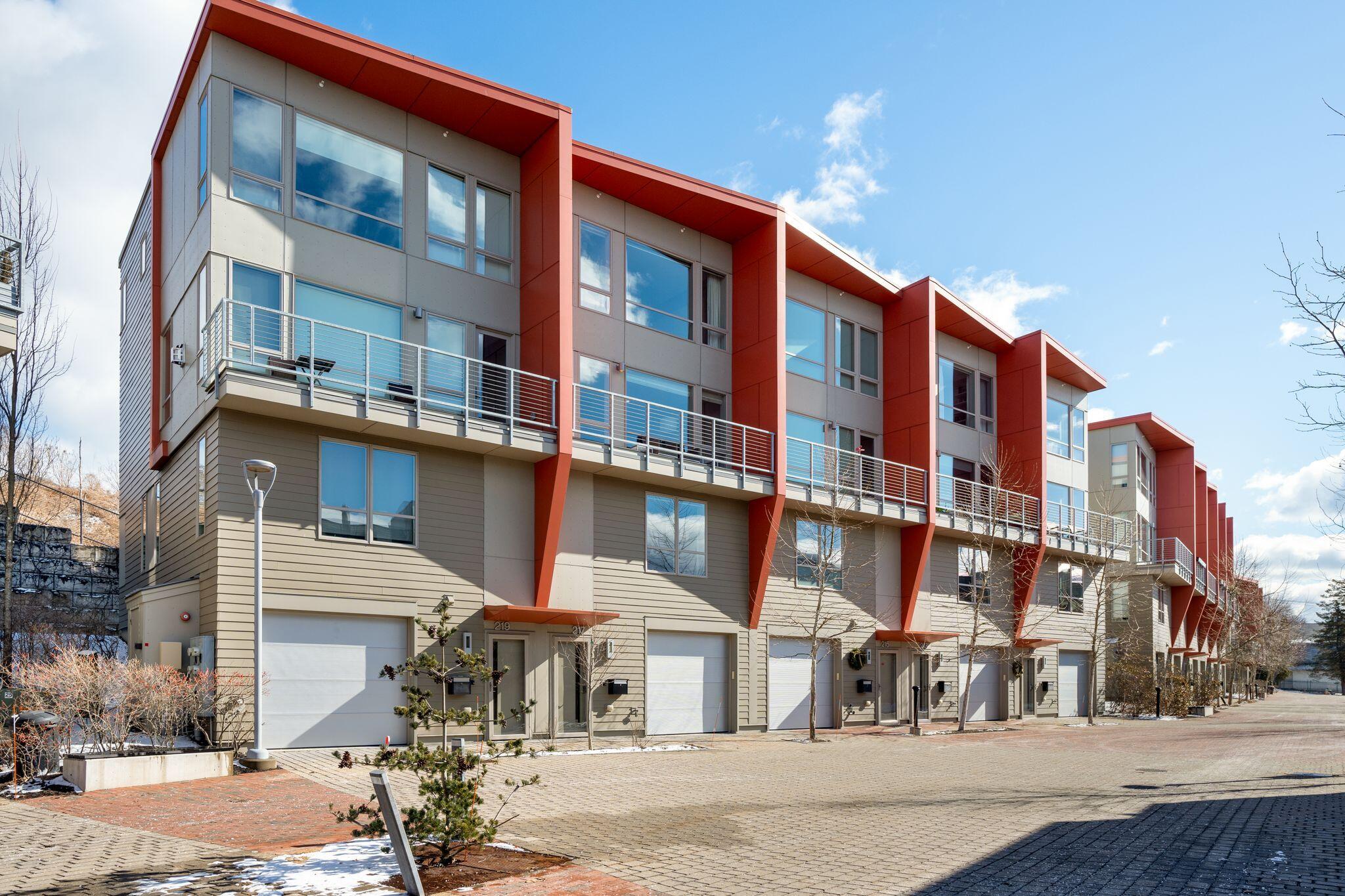 217 Sheridan Street, 13