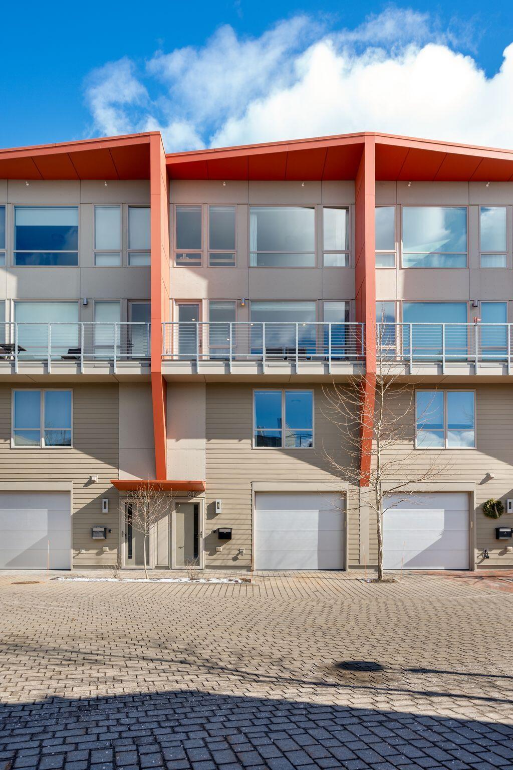 217 Sheridan Street, 13