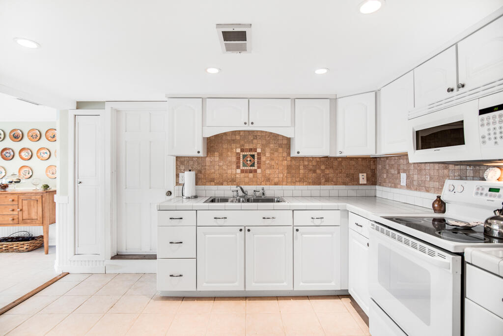 137 Bay View Drive