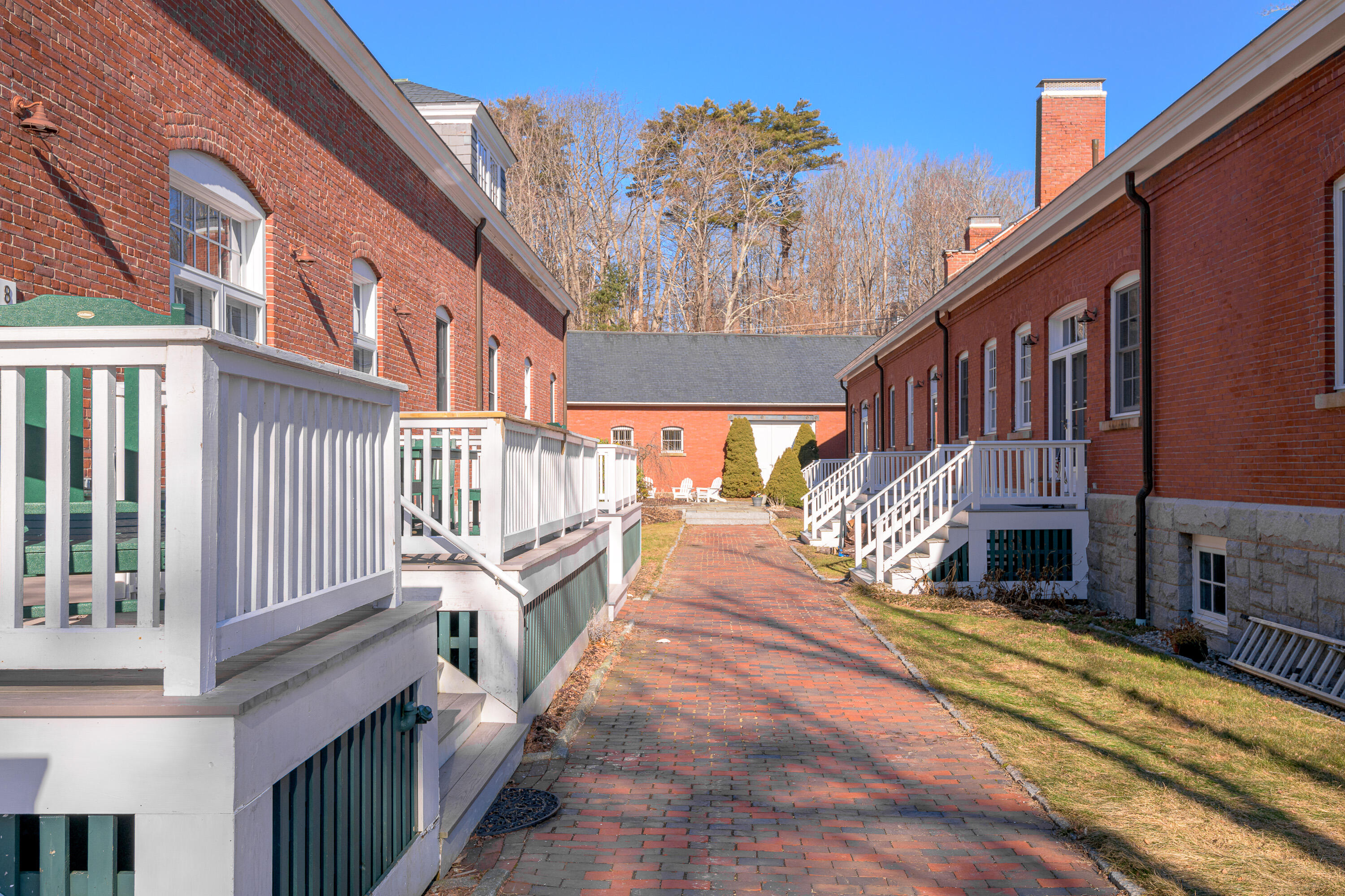 8 Quartermaster Court, 8
