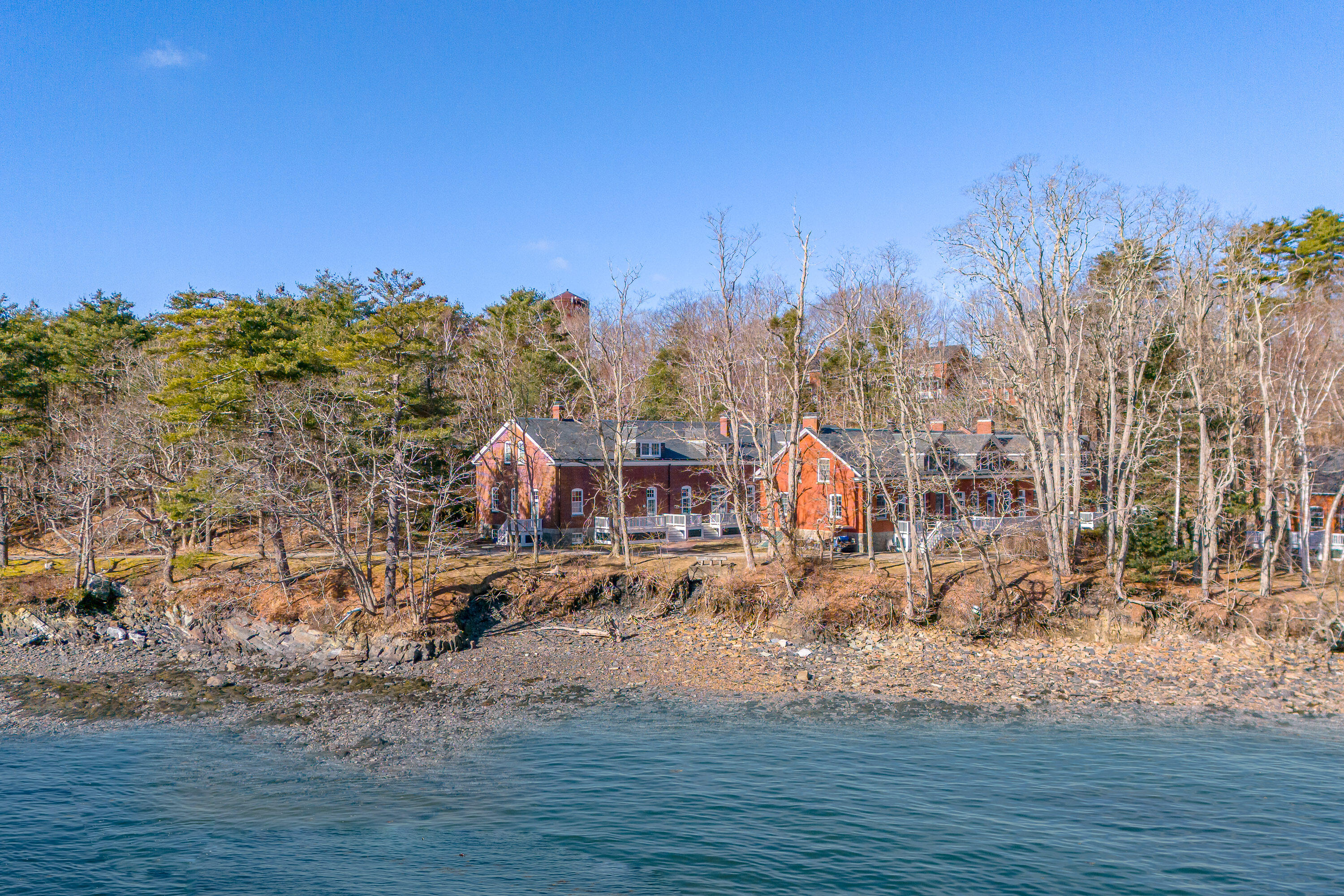 8 Quartermaster Court, 8